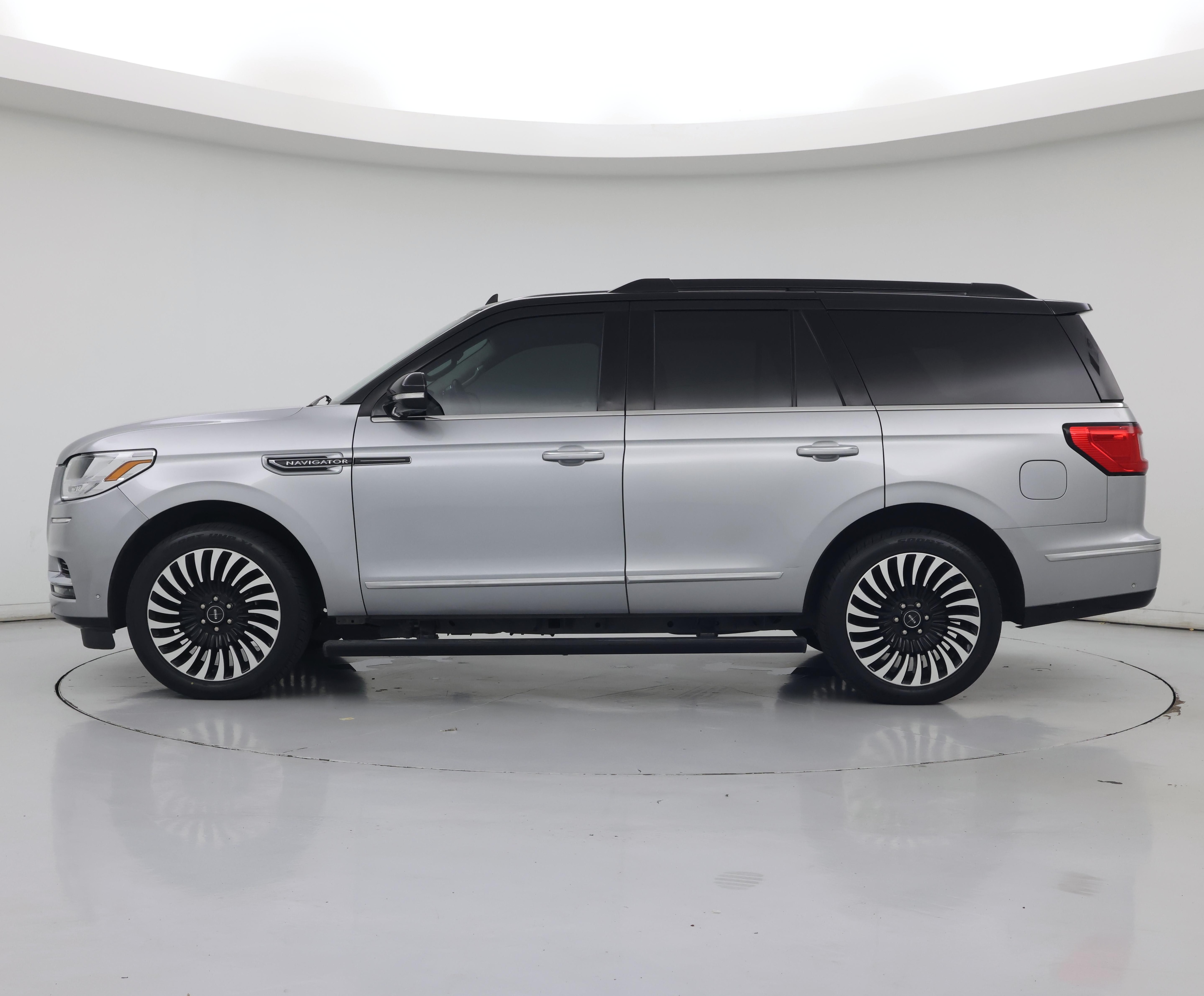 Thumbnail: 2020 Lincoln Navigator - 3