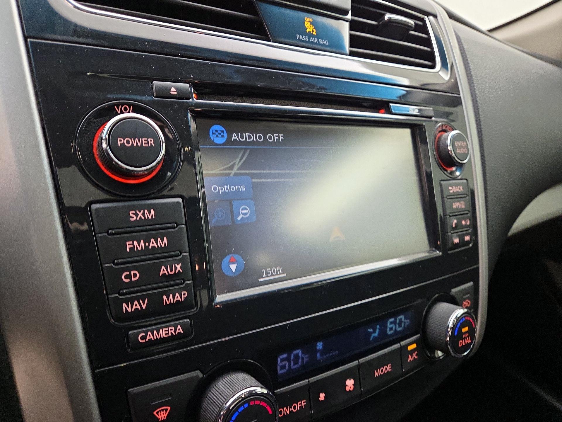 Thumbnail: 2015 Nissan Altima - 14