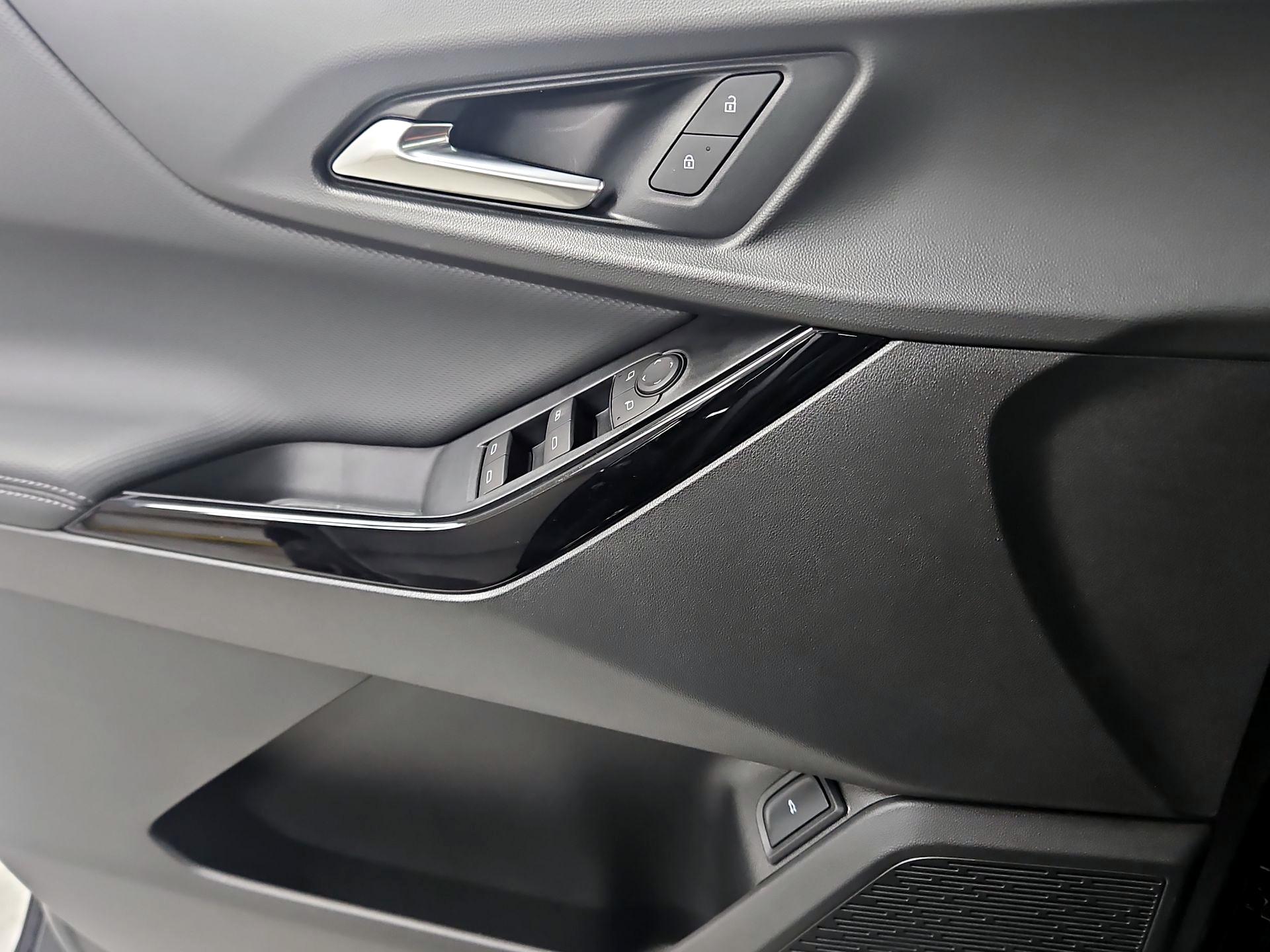 Thumbnail: 2025 Chevrolet Equinox - 12