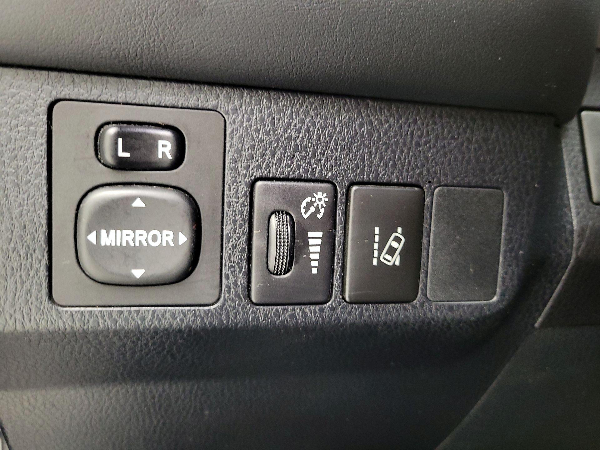 Thumbnail: 2018 Toyota RAV4 - 13