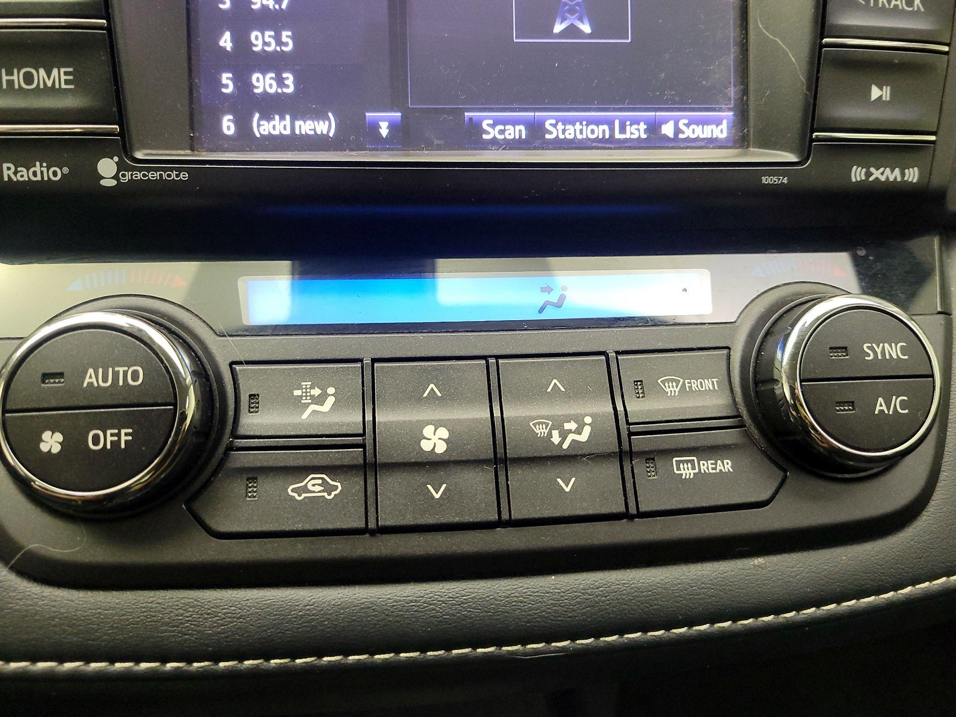 Thumbnail: 2018 Toyota RAV4 - 16