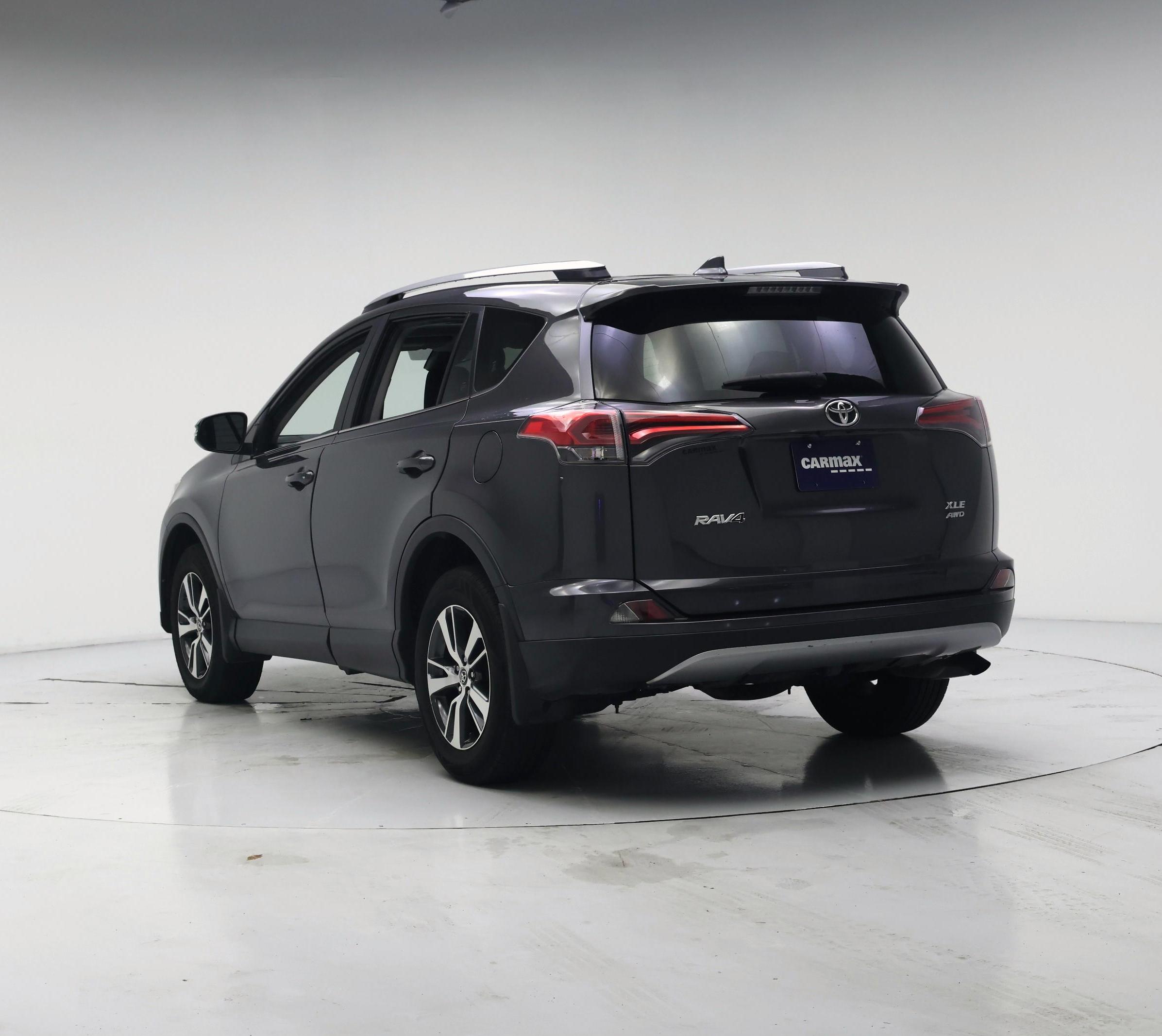 Thumbnail: 2018 Toyota RAV4 - 2