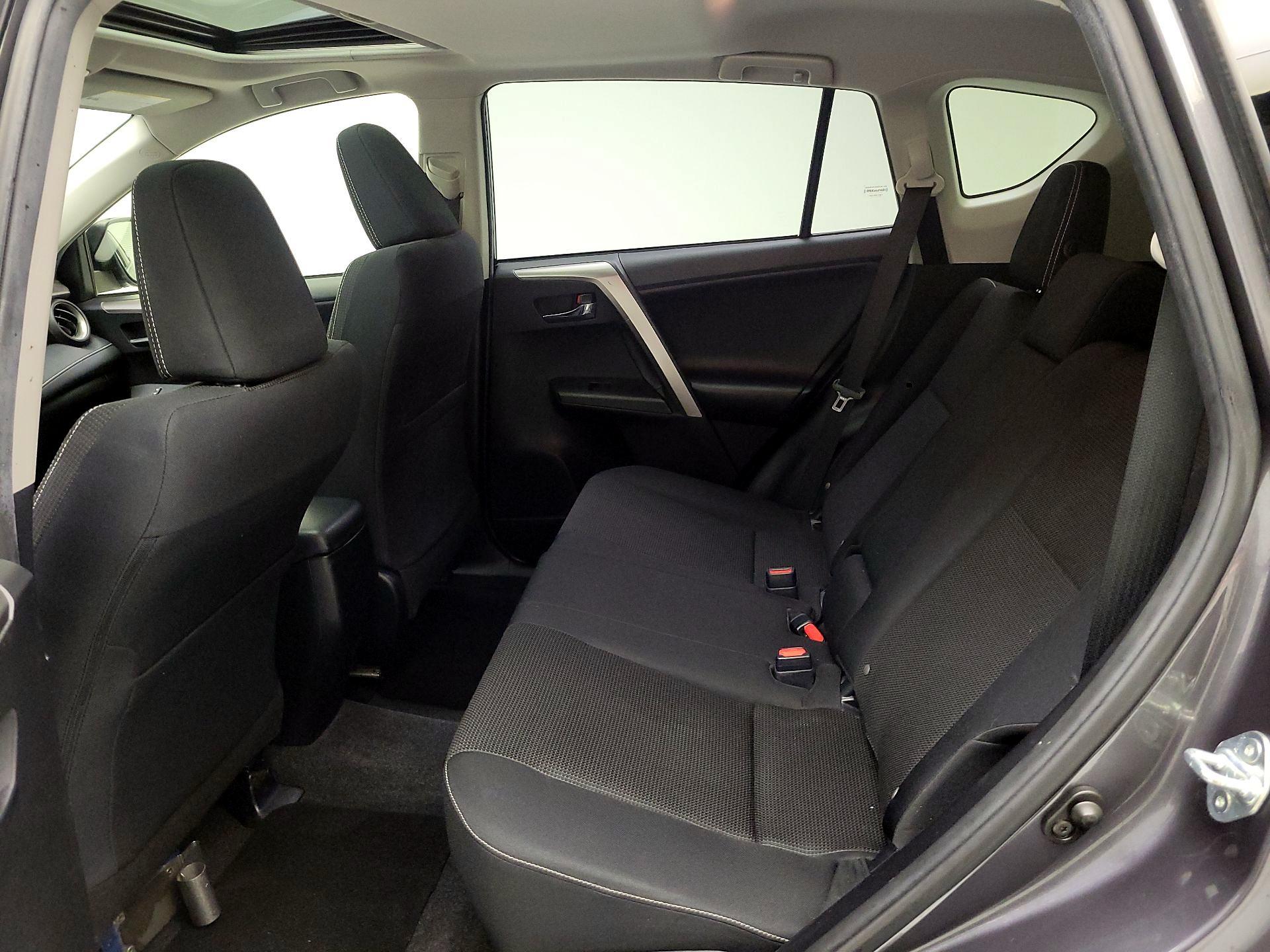 Thumbnail: 2018 Toyota RAV4 - 20
