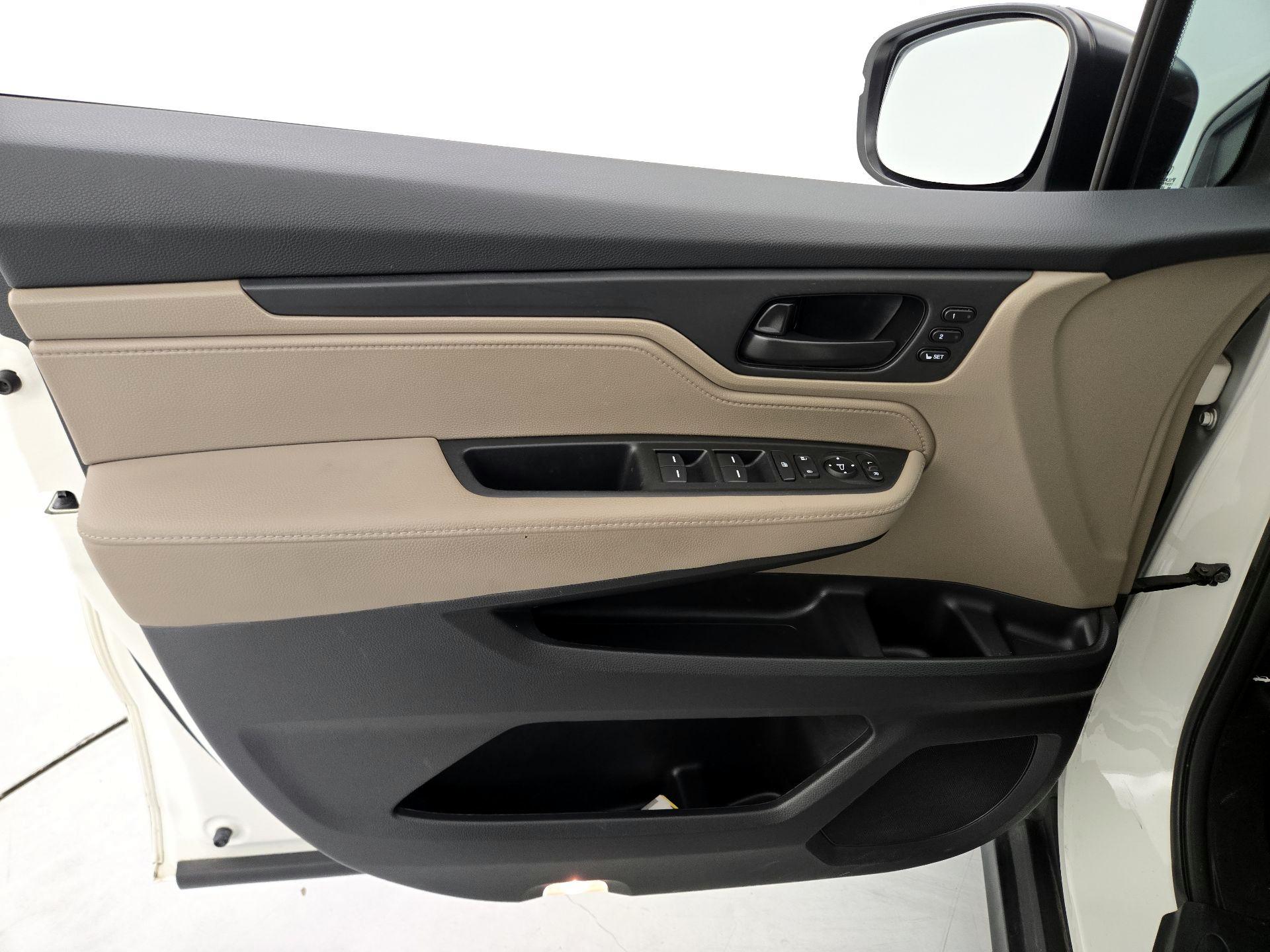 Thumbnail: 2019 Honda Odyssey - 12