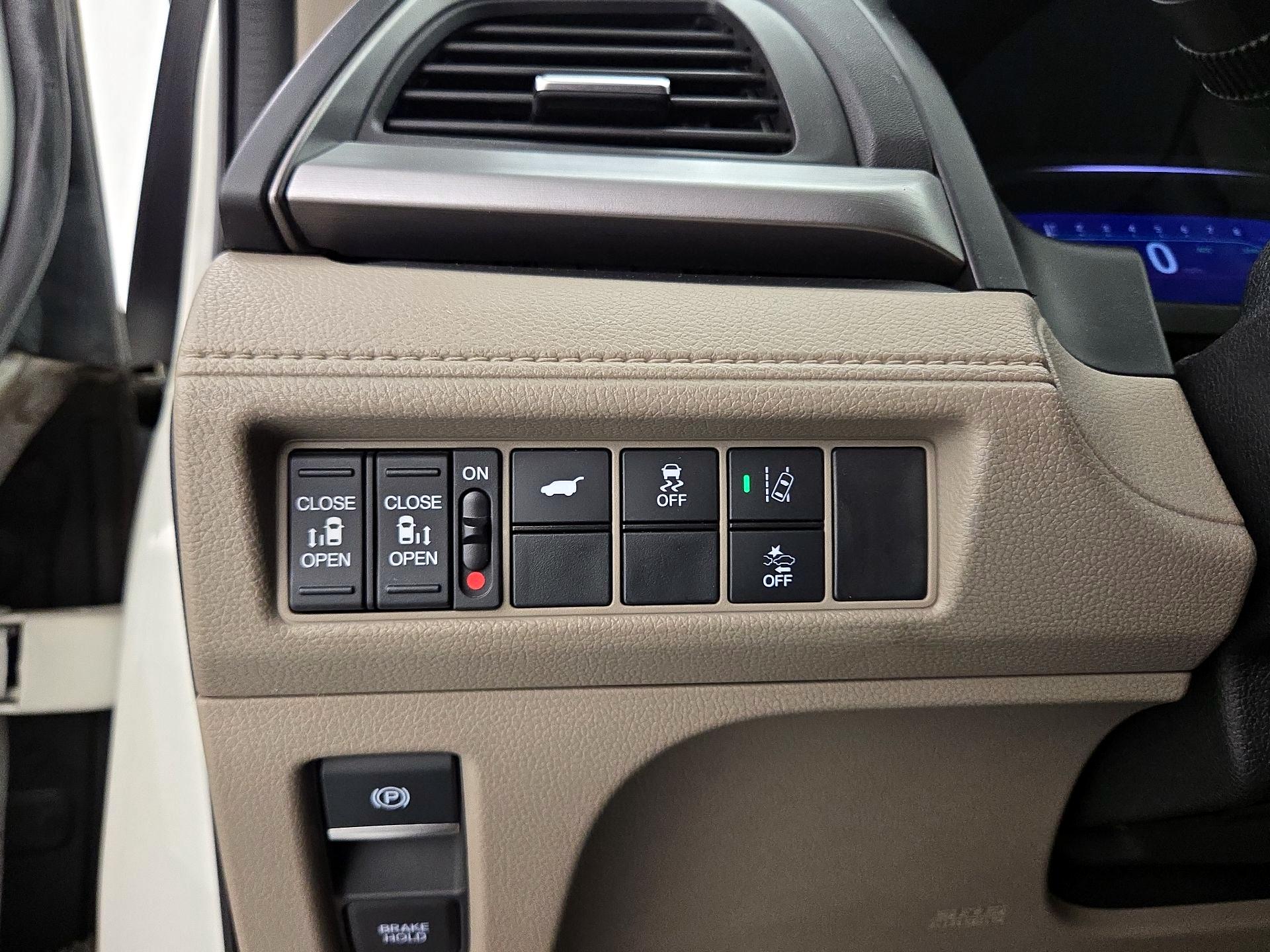 Thumbnail: 2019 Honda Odyssey - 13