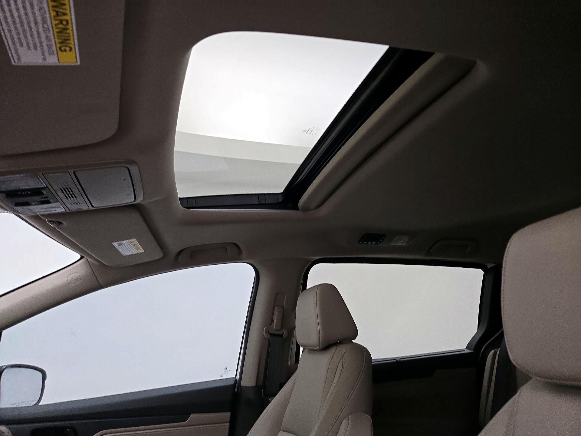 Thumbnail: 2019 Honda Odyssey - 19