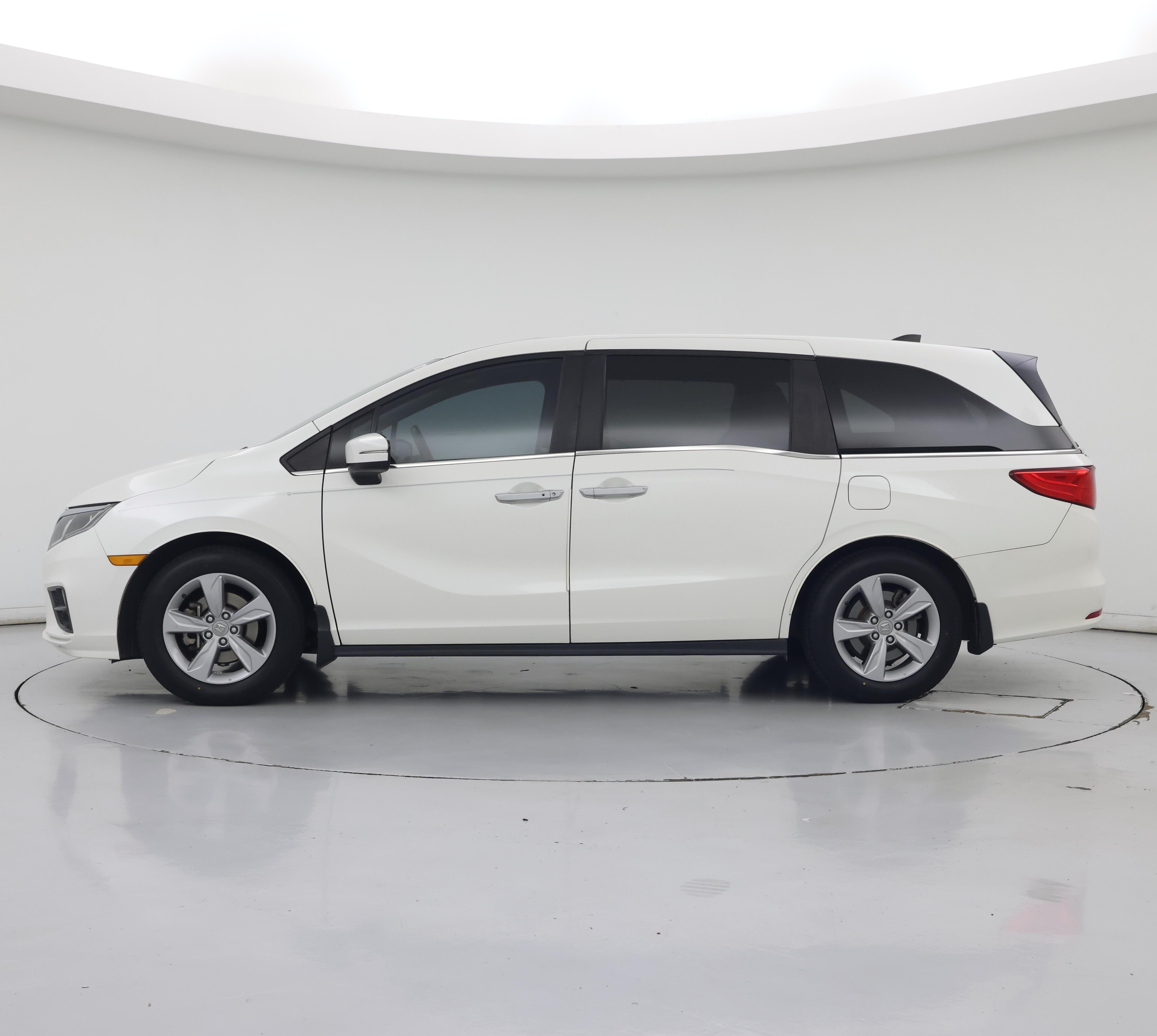 Thumbnail: 2019 Honda Odyssey - 3