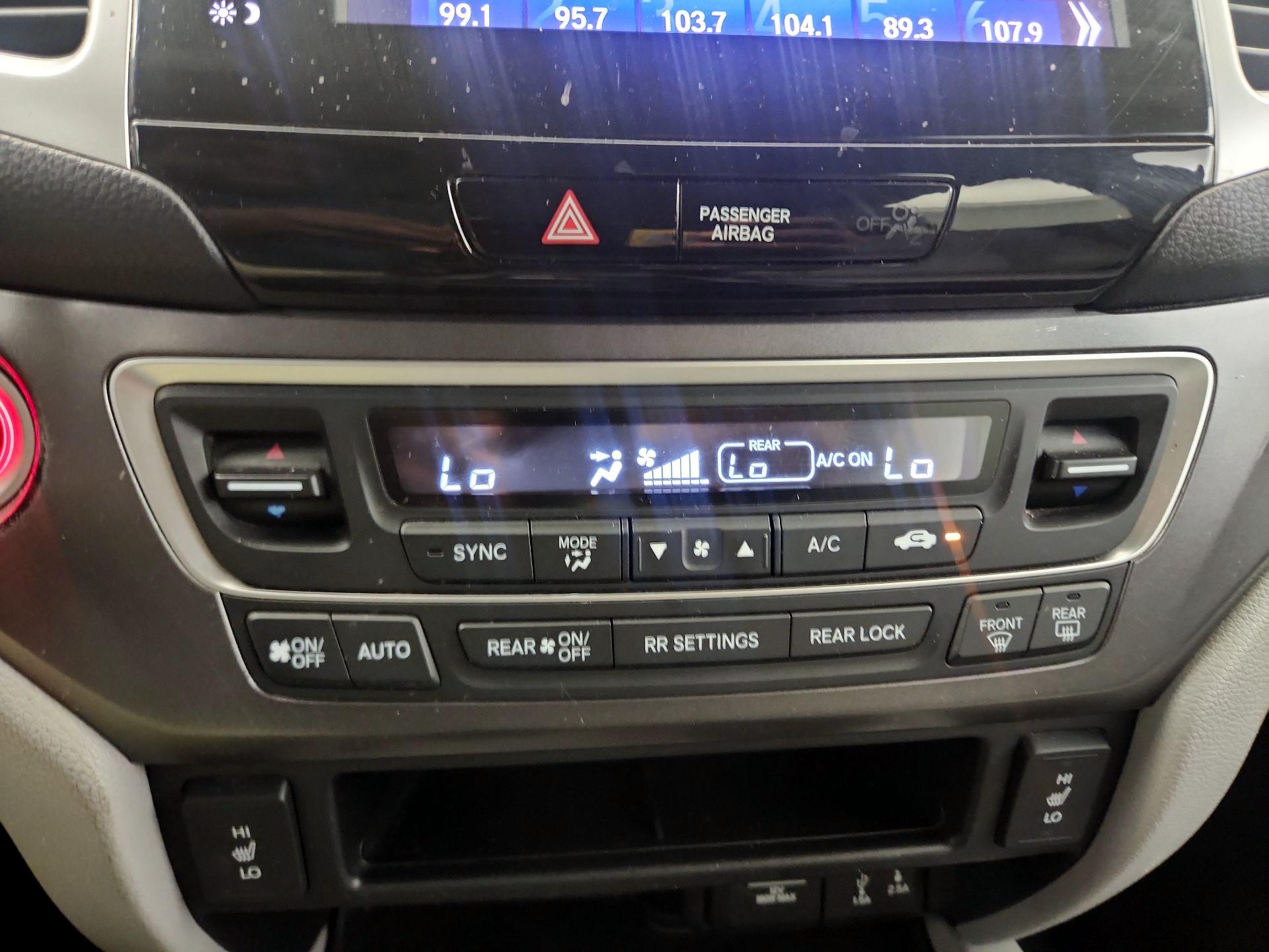 Thumbnail: 2018 Honda Pilot - 16
