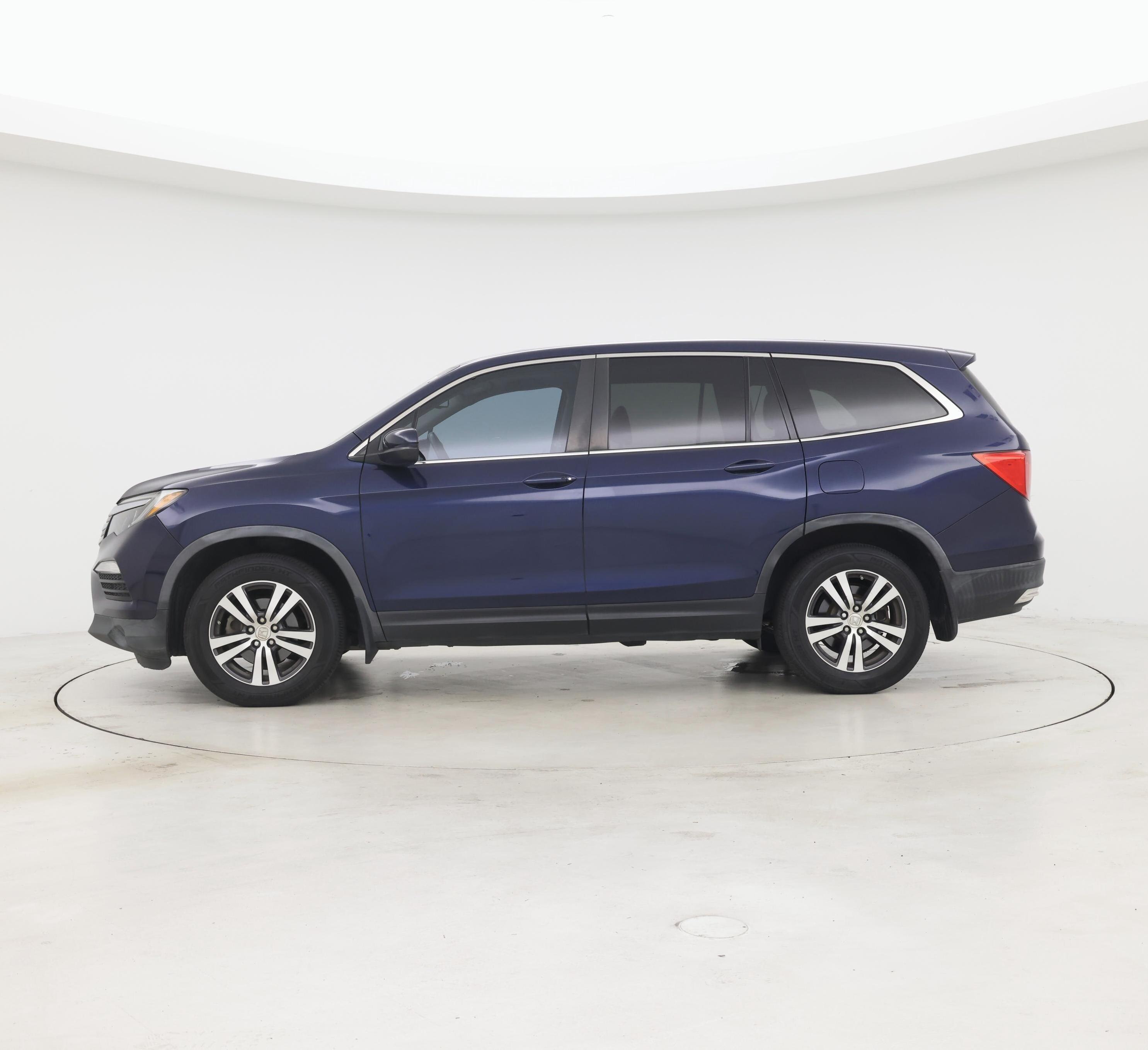 Thumbnail: 2018 Honda Pilot - 3
