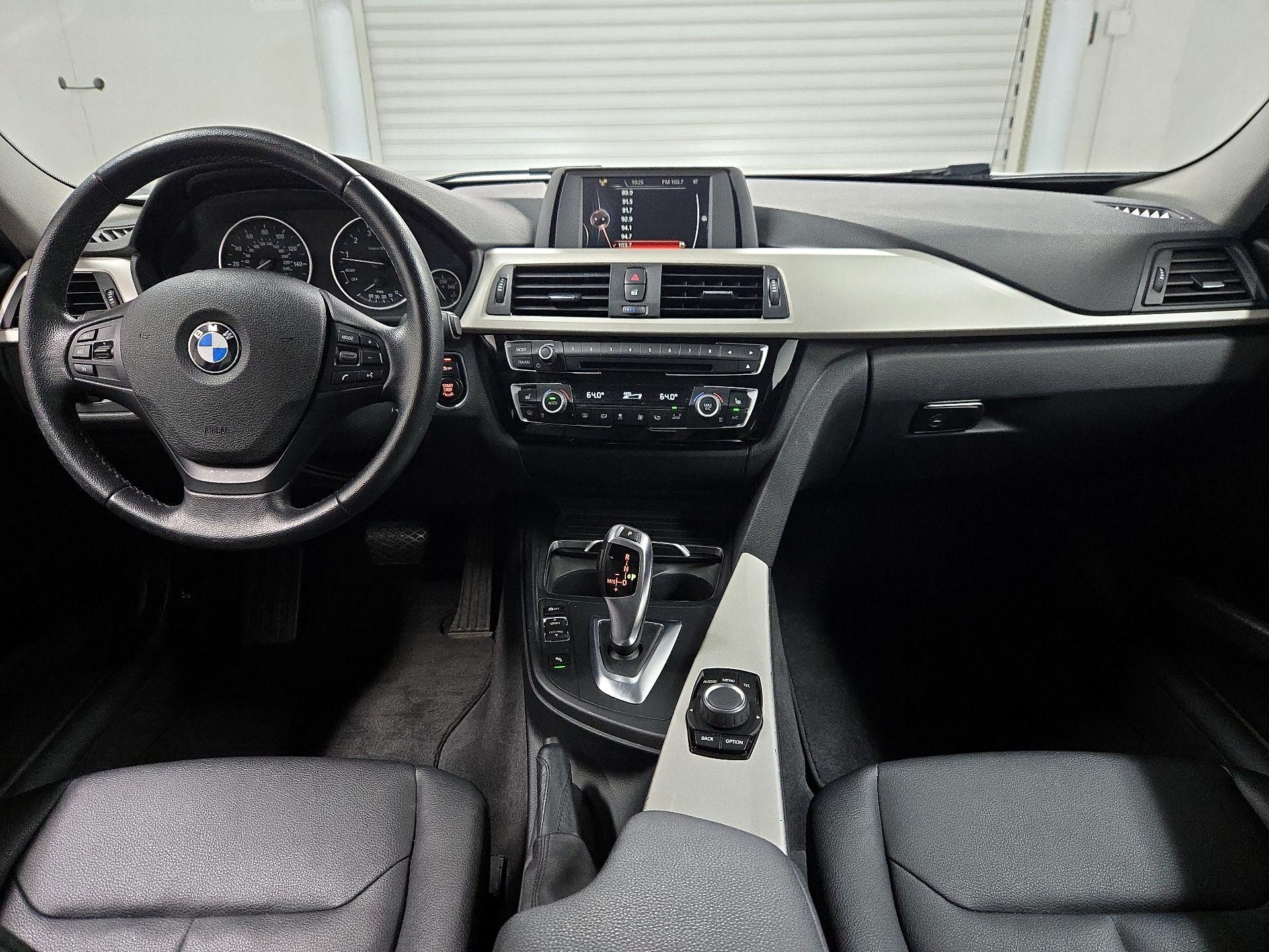 Thumbnail: 2016 BMW 3 Series - 9