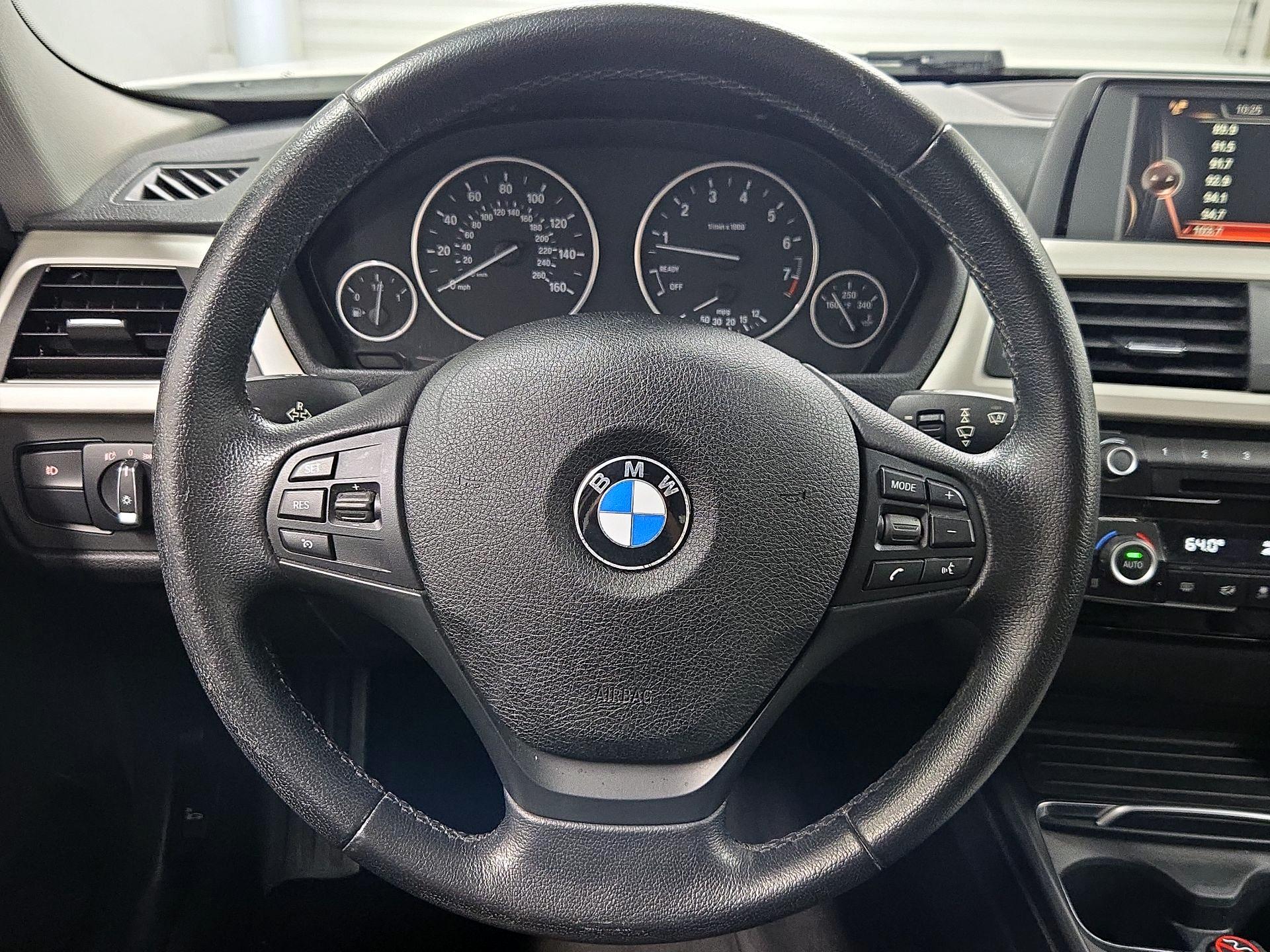 Thumbnail: 2016 BMW 3 Series - 10