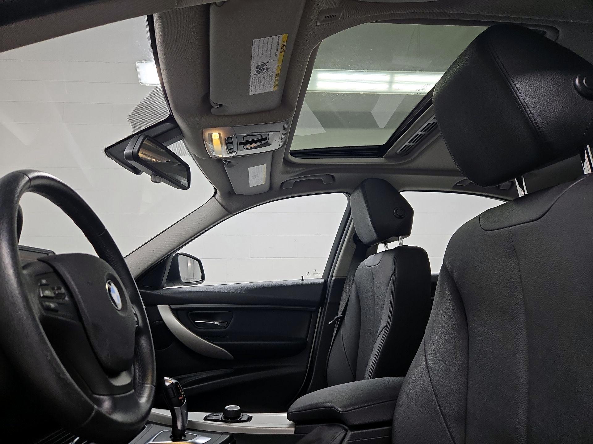 Thumbnail: 2016 BMW 3 Series - 19