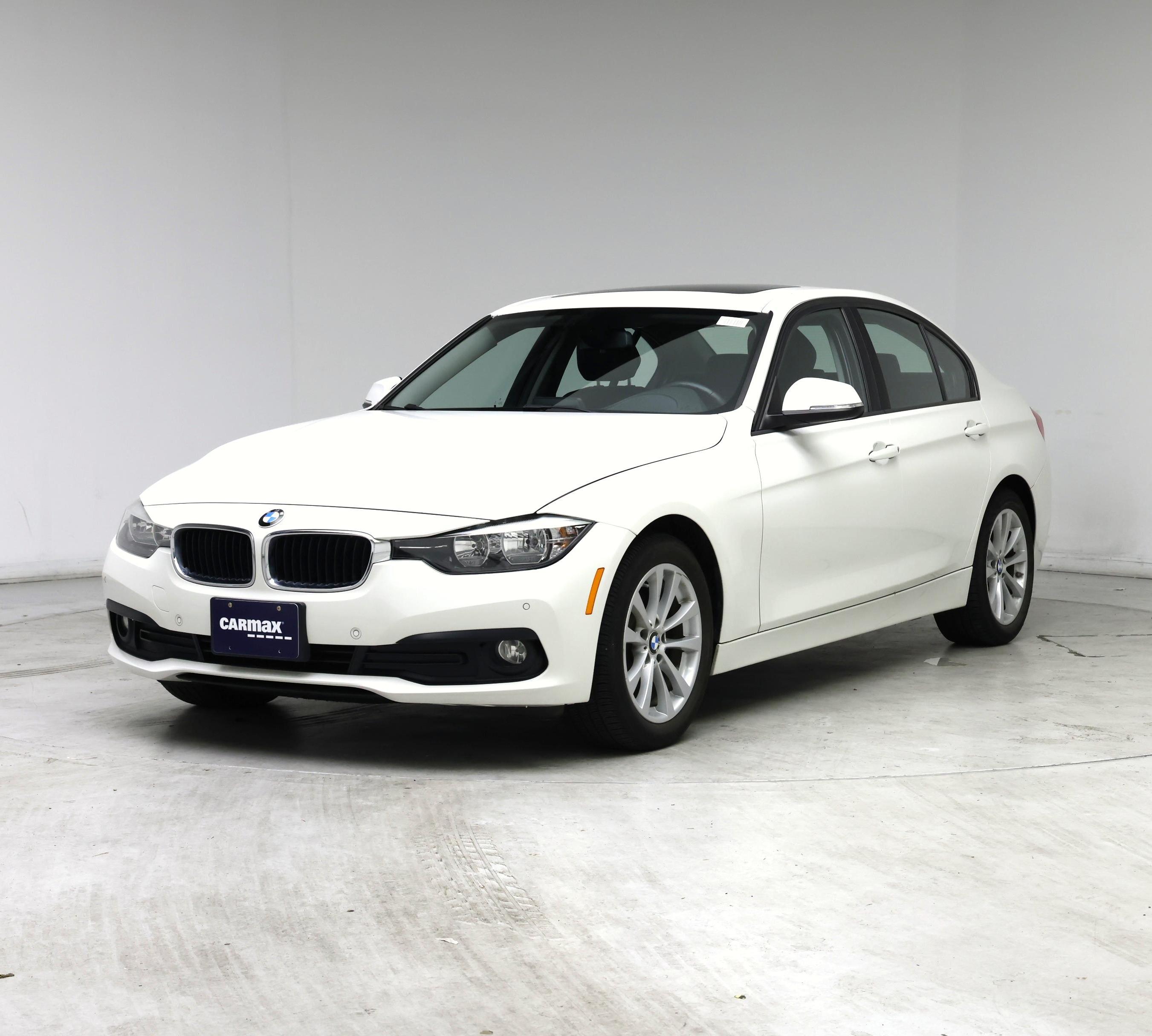 Thumbnail: 2016 BMW 3 Series - 4