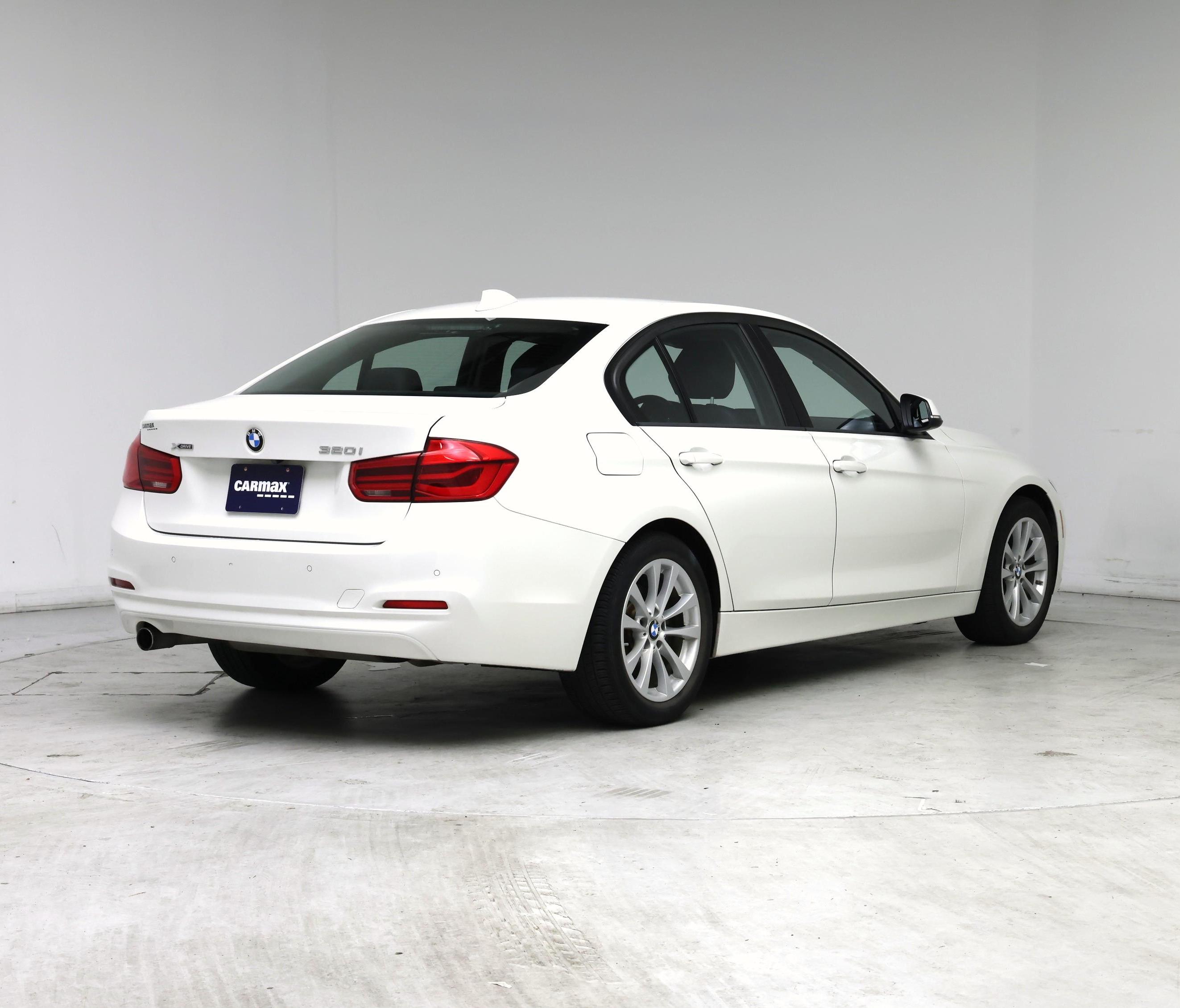 Thumbnail: 2016 BMW 3 Series - 8