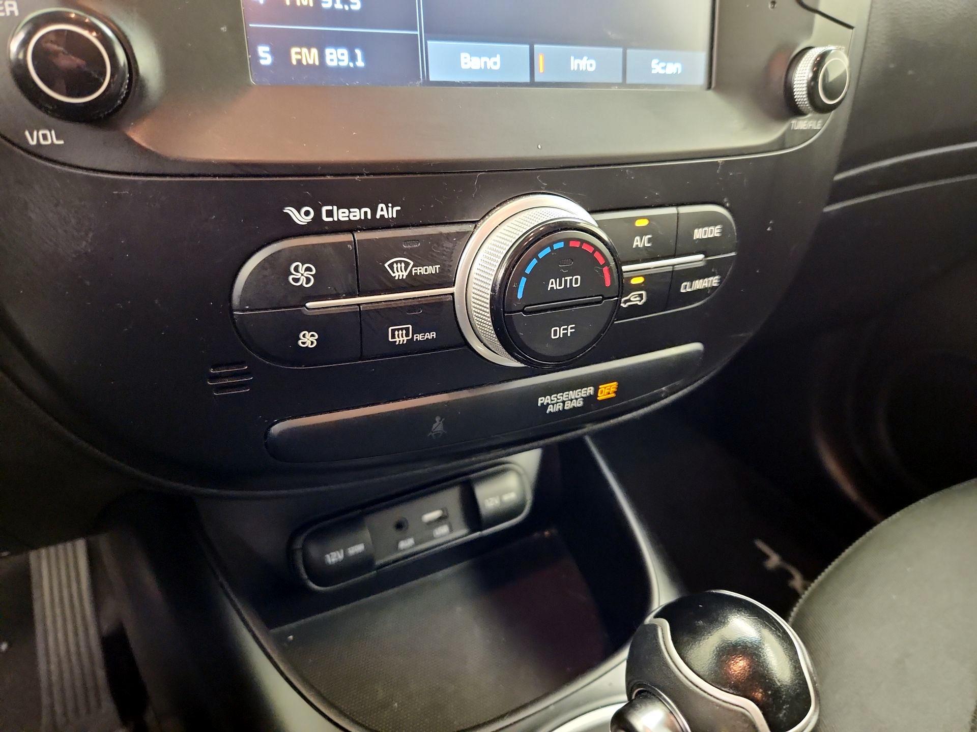 Thumbnail: 2018 Kia Soul - 16
