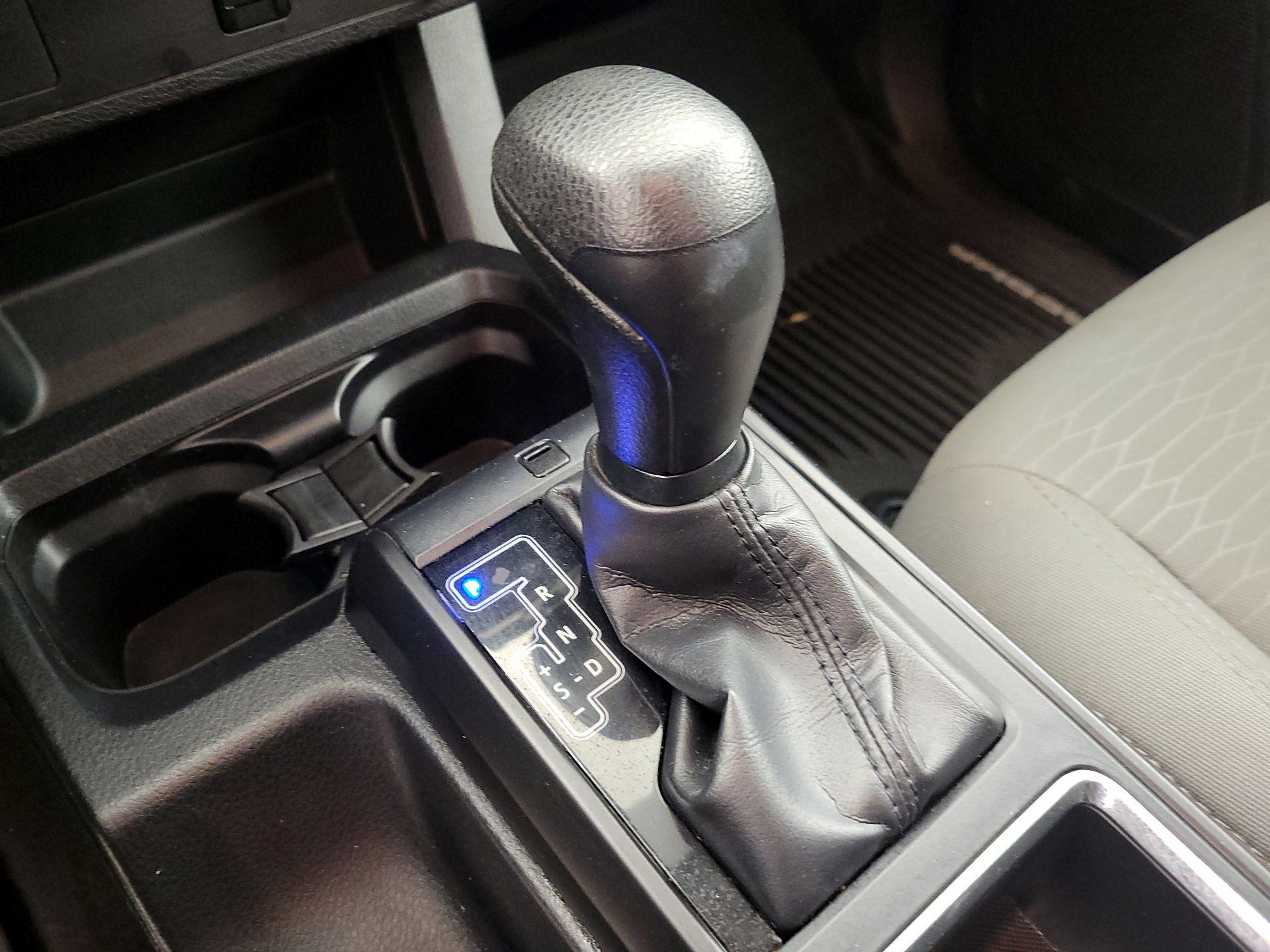 Thumbnail: 2019 Toyota Tacoma - 17
