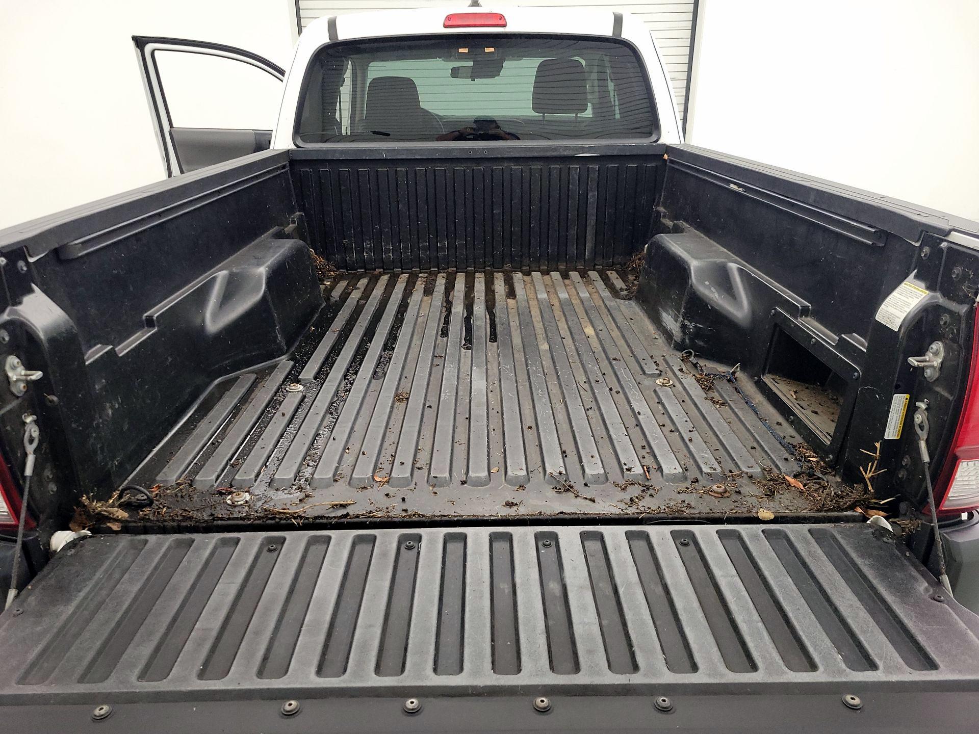Thumbnail: 2019 Toyota Tacoma - 19