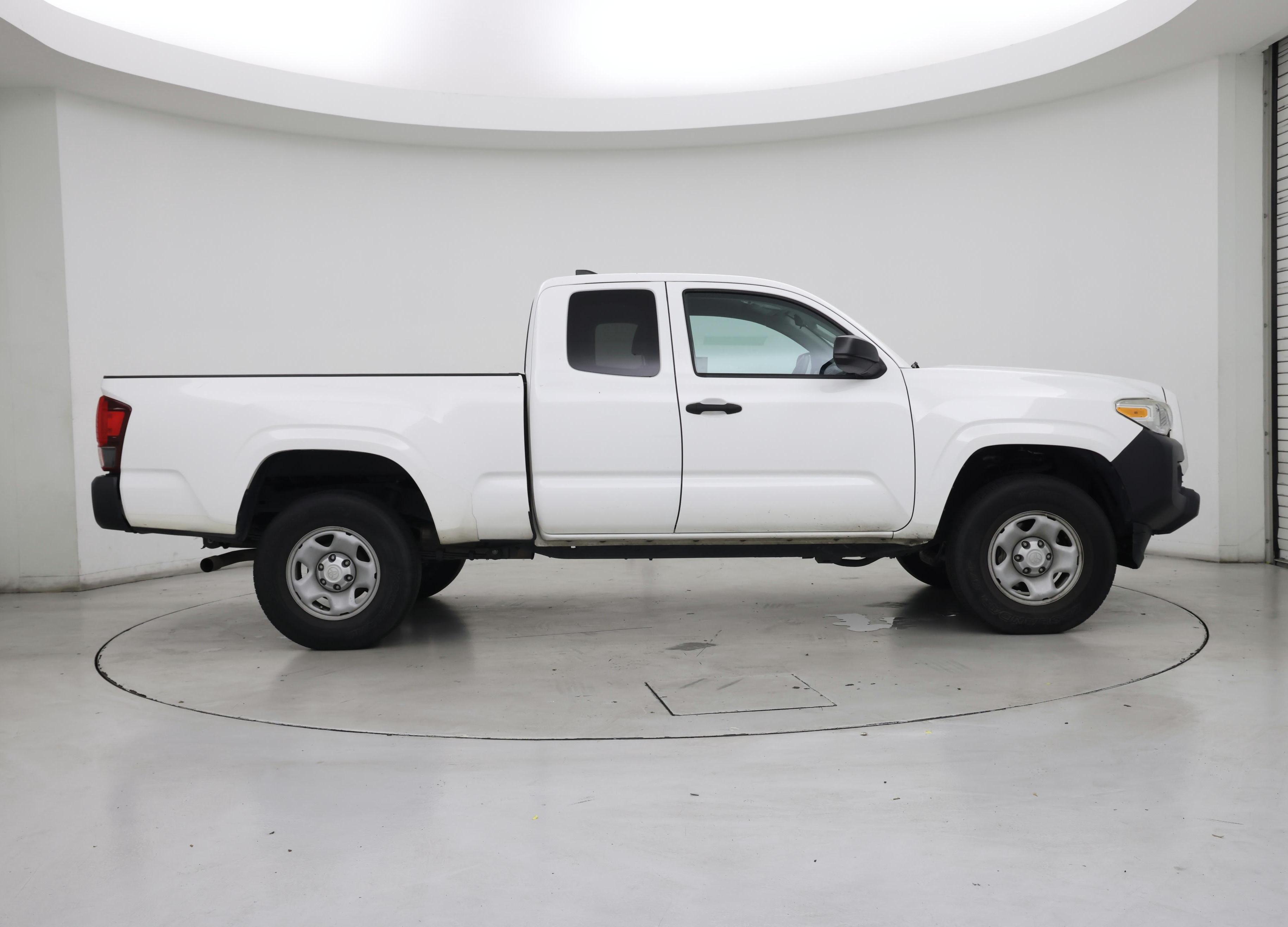 Thumbnail: 2019 Toyota Tacoma - 7