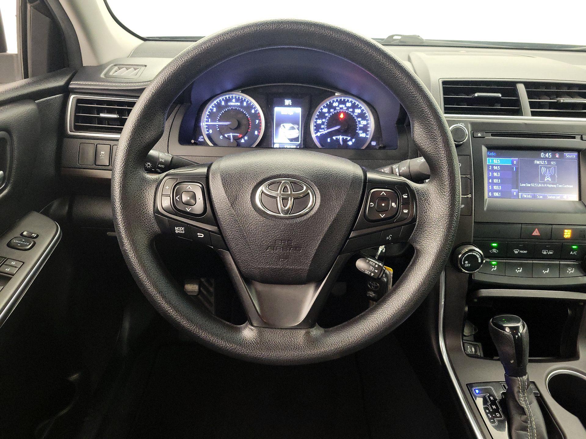 Thumbnail: 2016 Toyota Camry - 10