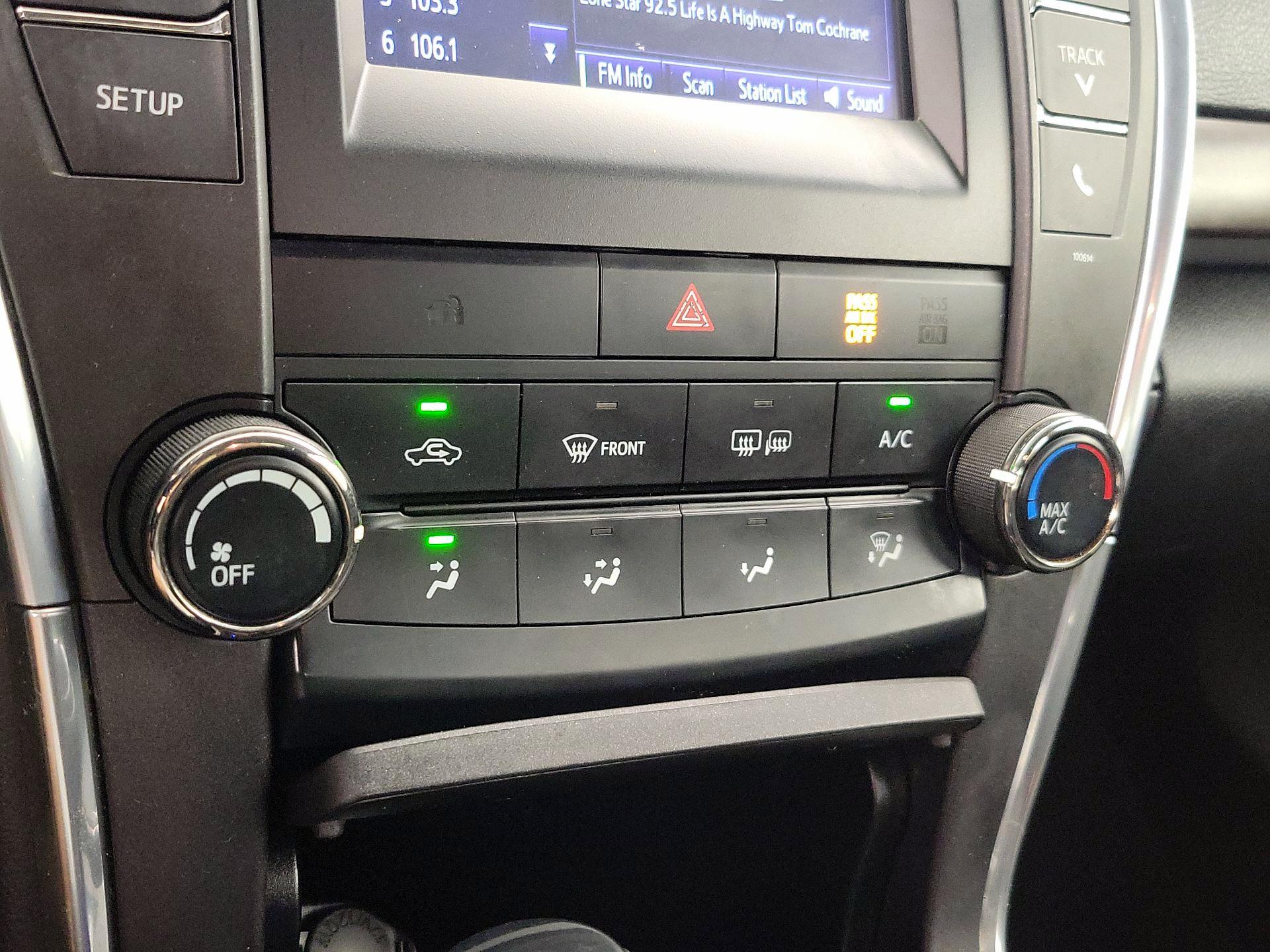 Thumbnail: 2016 Toyota Camry - 16