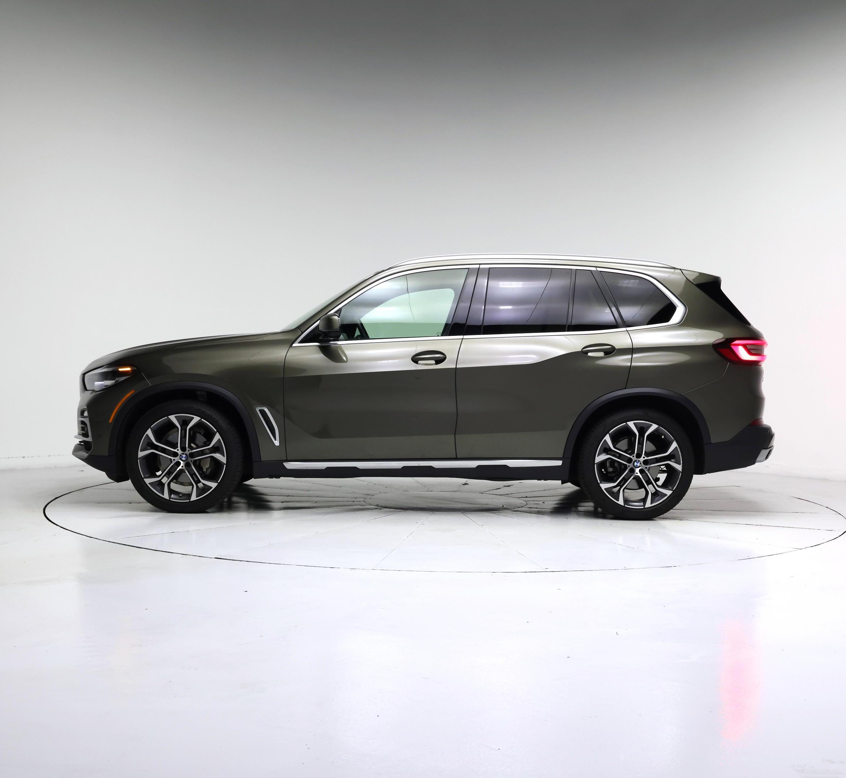 Thumbnail: 2021 BMW X5 - 3