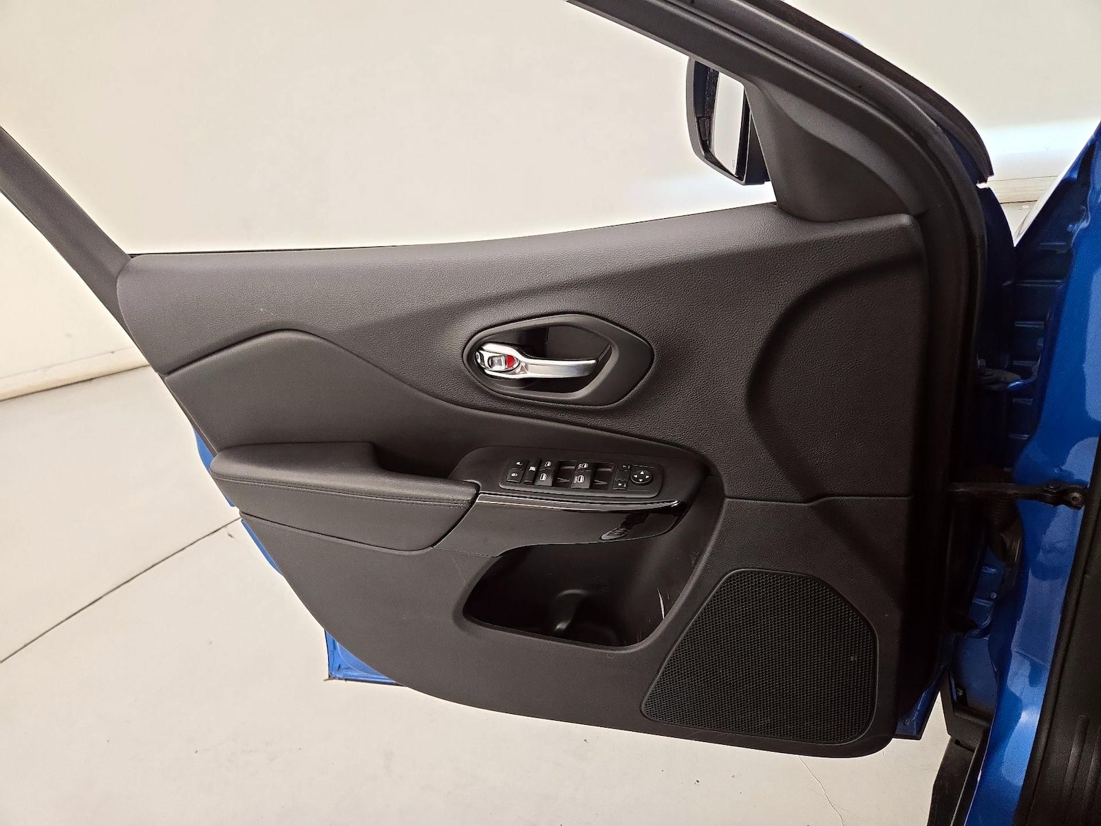 2021 Jeep Cherokee Altitude - Photo 13