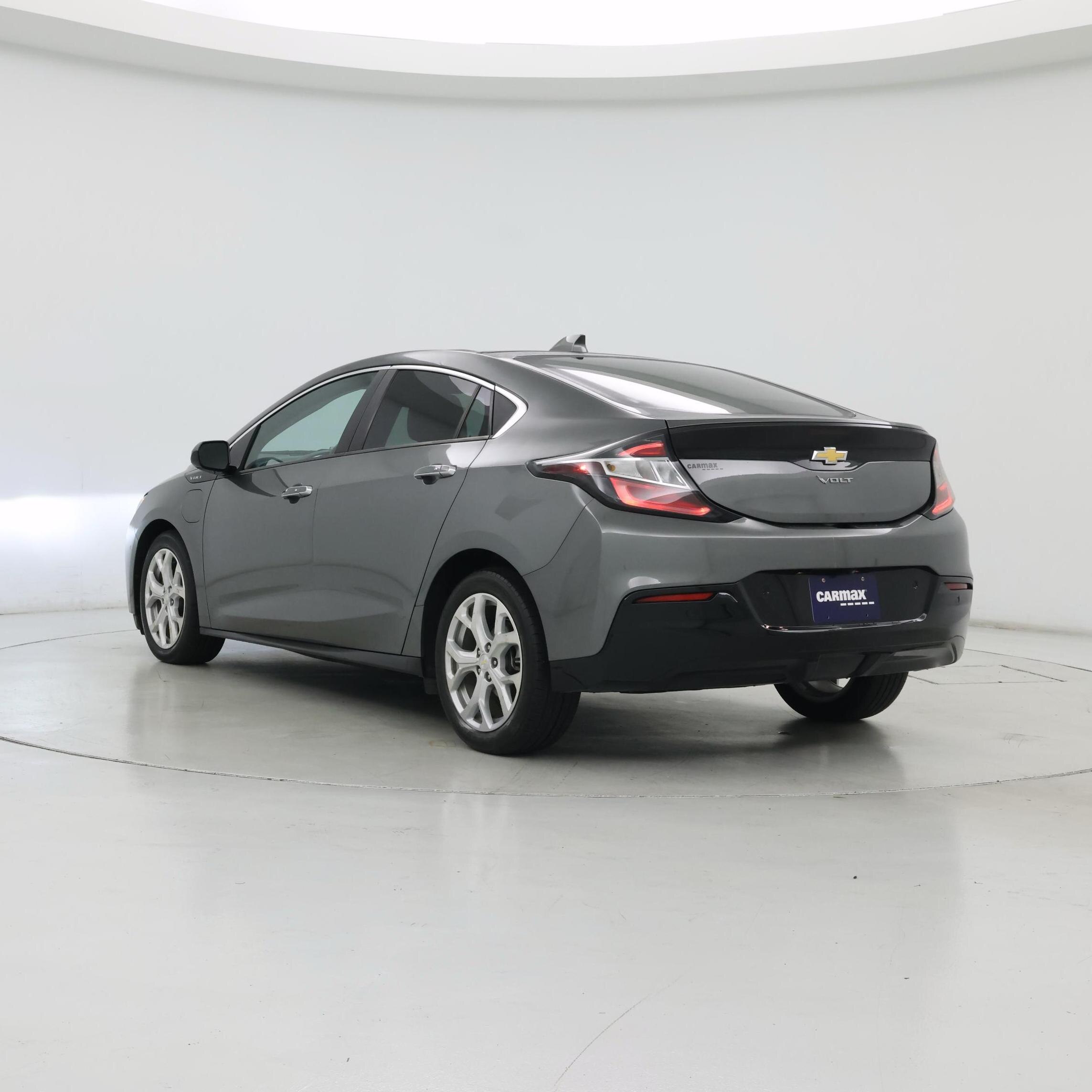 Thumbnail: 2017 Chevrolet Volt - 2