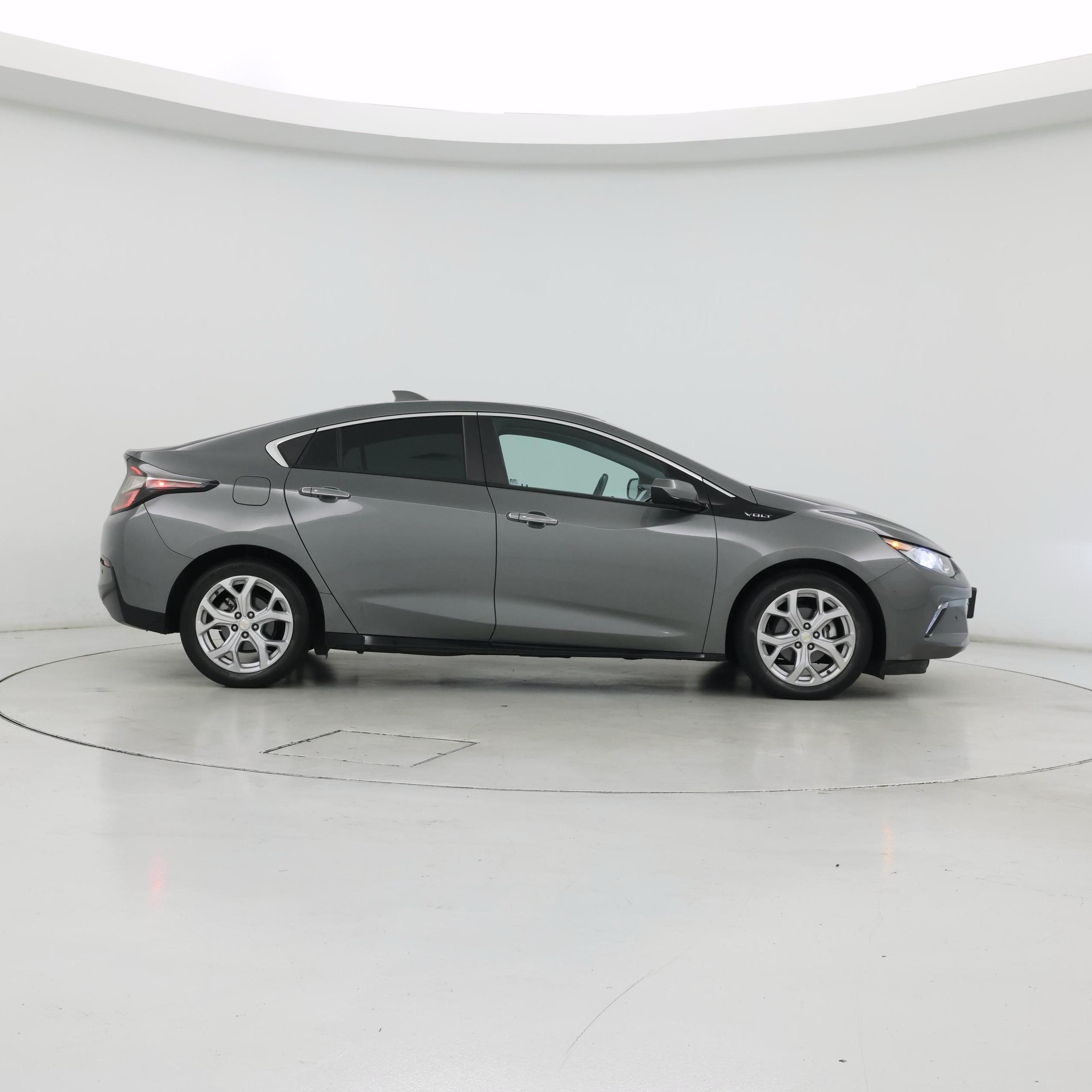 Thumbnail: 2017 Chevrolet Volt - 7