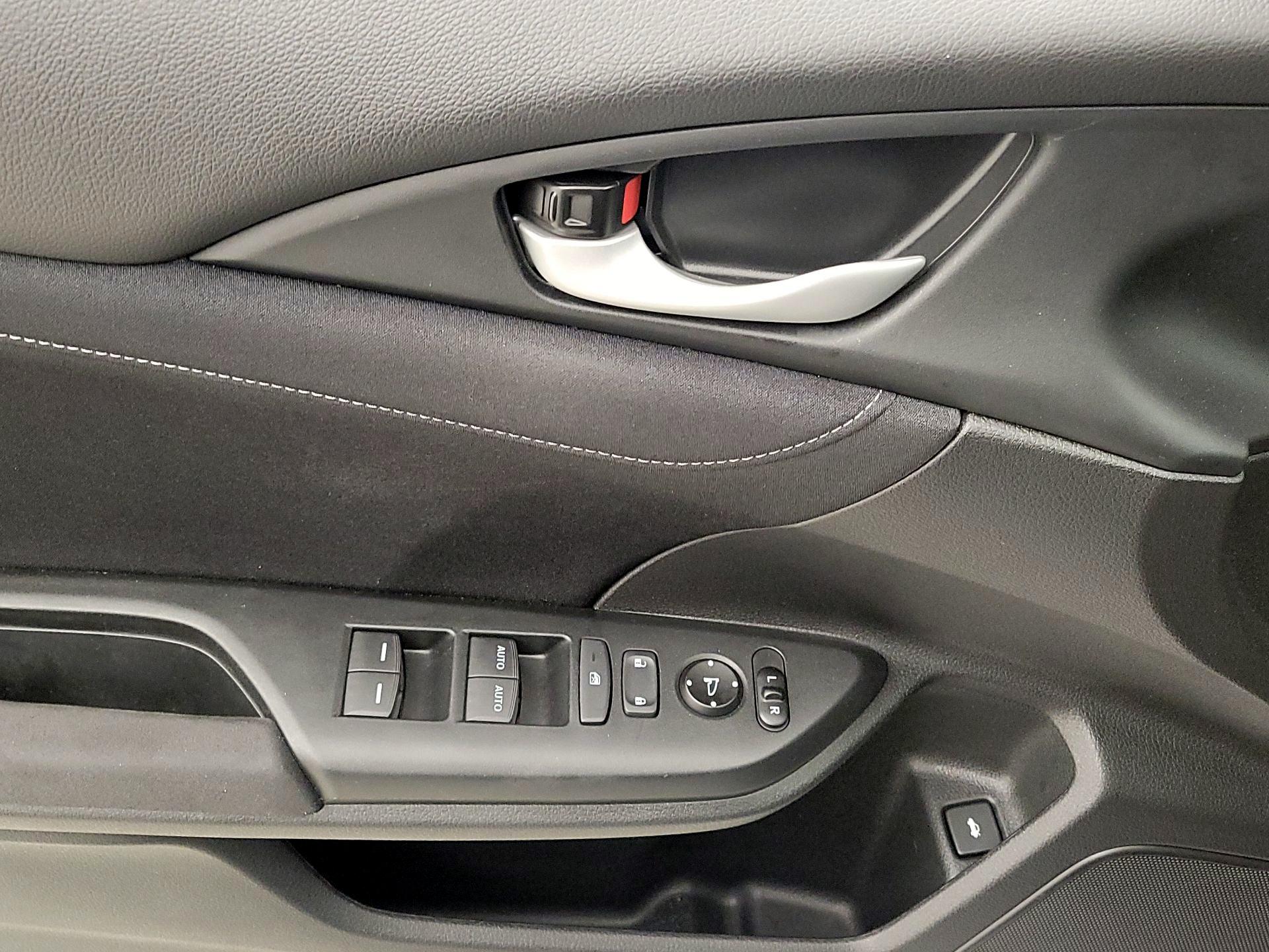 Thumbnail: 2020 Honda Insight - 12