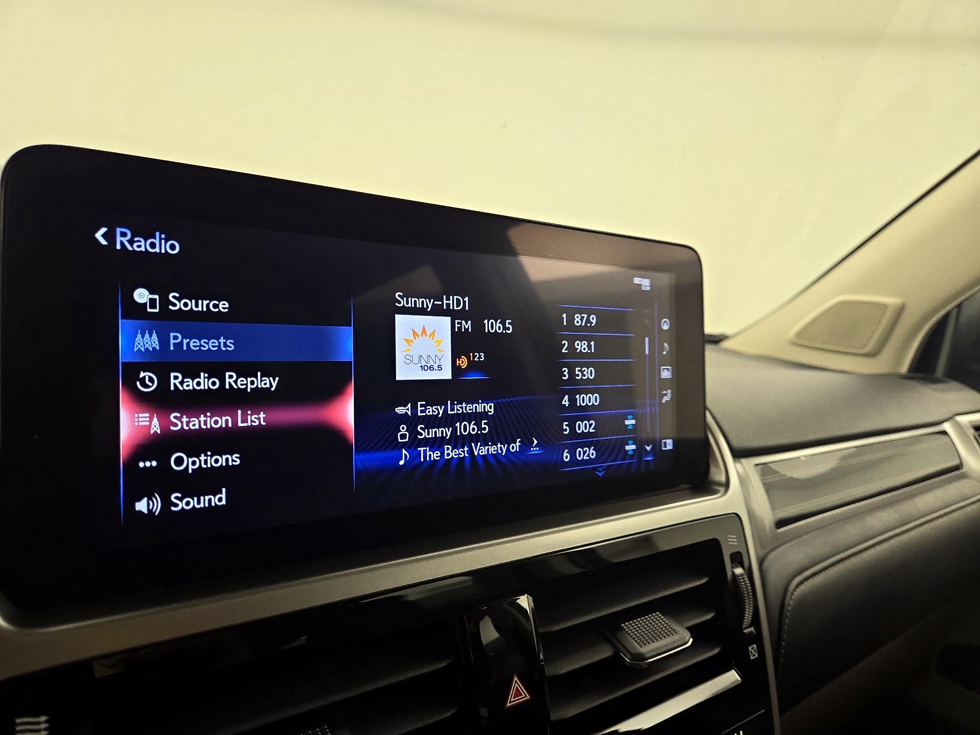 Thumbnail: 2022 Lexus GX - 16