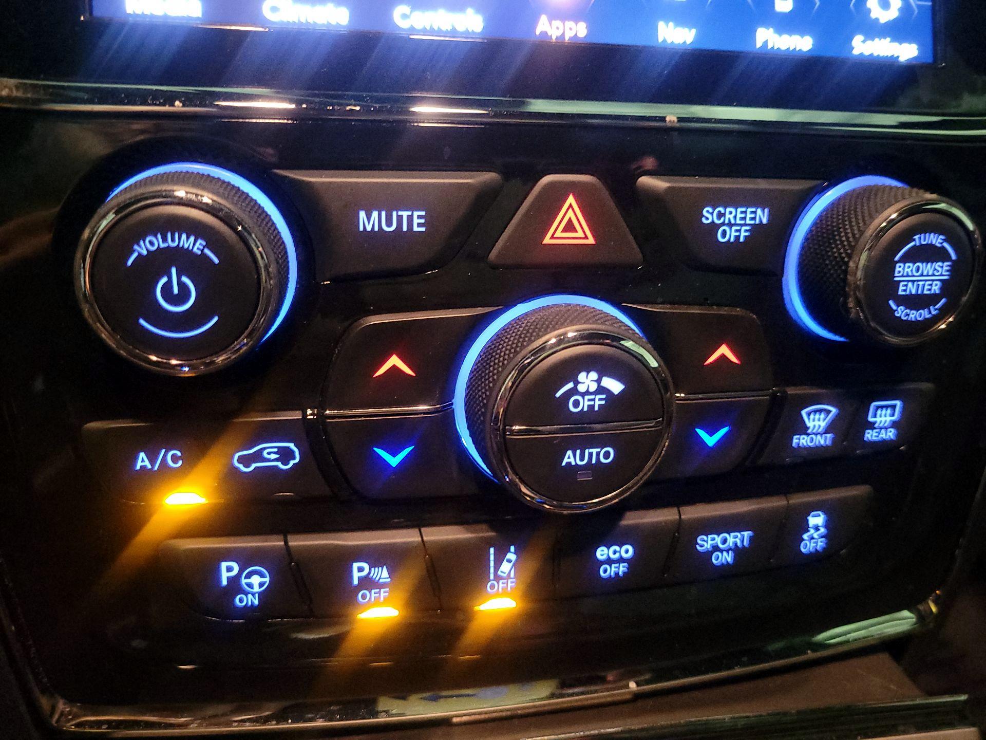 Thumbnail: 2021 Jeep Grand Cherokee - 17