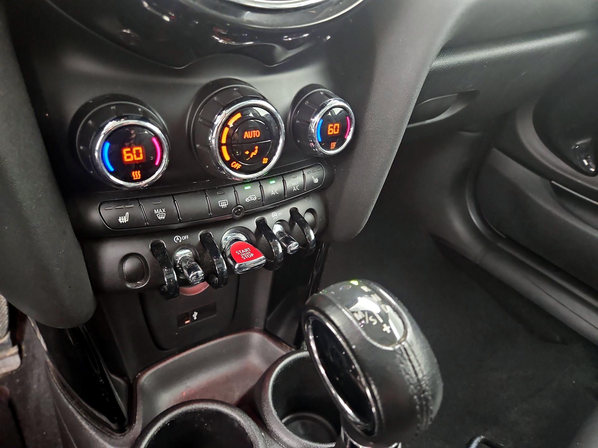 Thumbnail: 2019 MINI Cooper Hardtop - 16