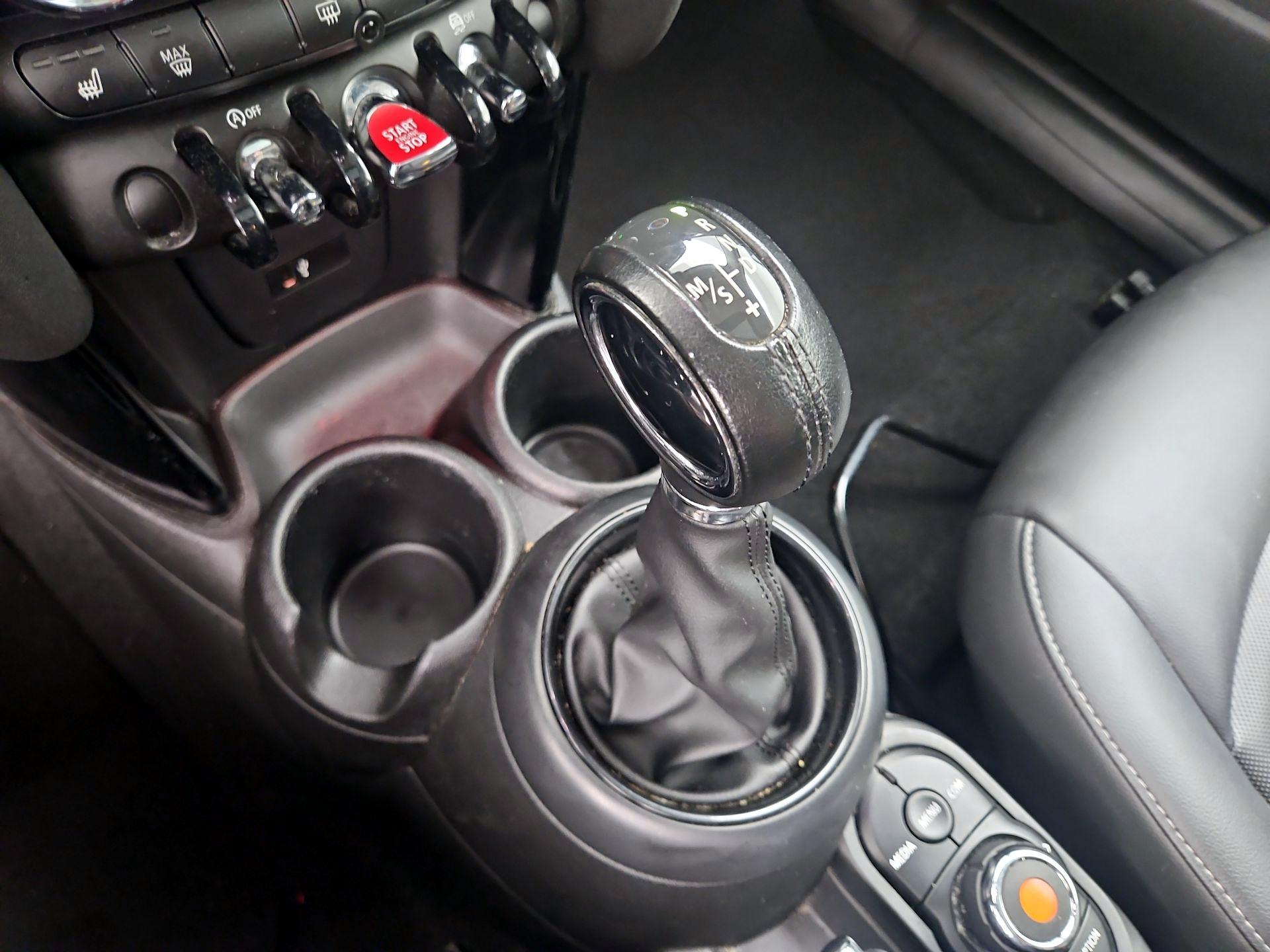 Thumbnail: 2019 MINI Cooper Hardtop - 17