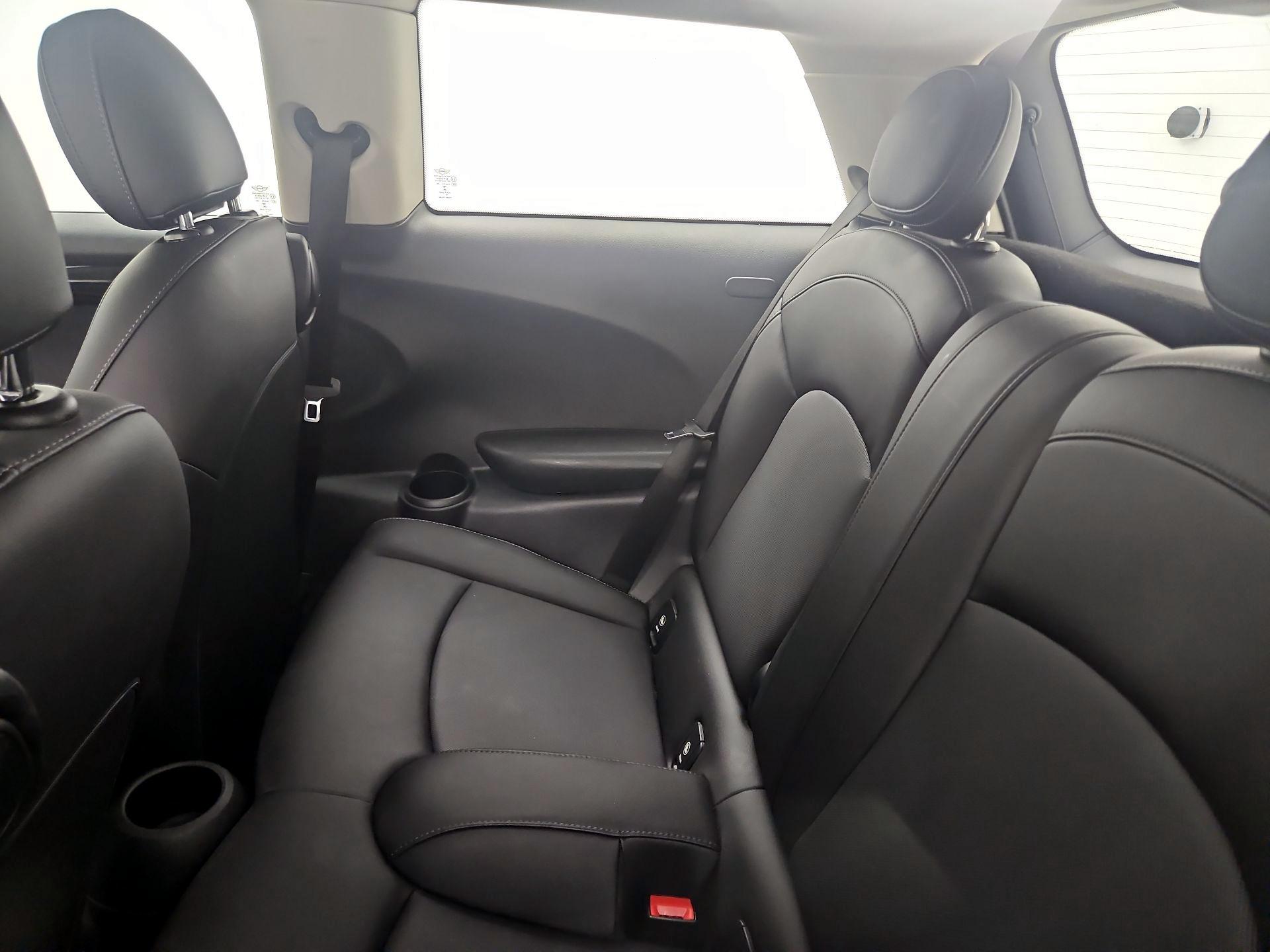 Thumbnail: 2019 MINI Cooper Hardtop - 20