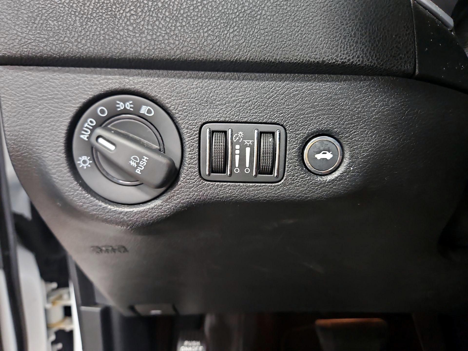 Thumbnail: 2019 Dodge Charger - 13
