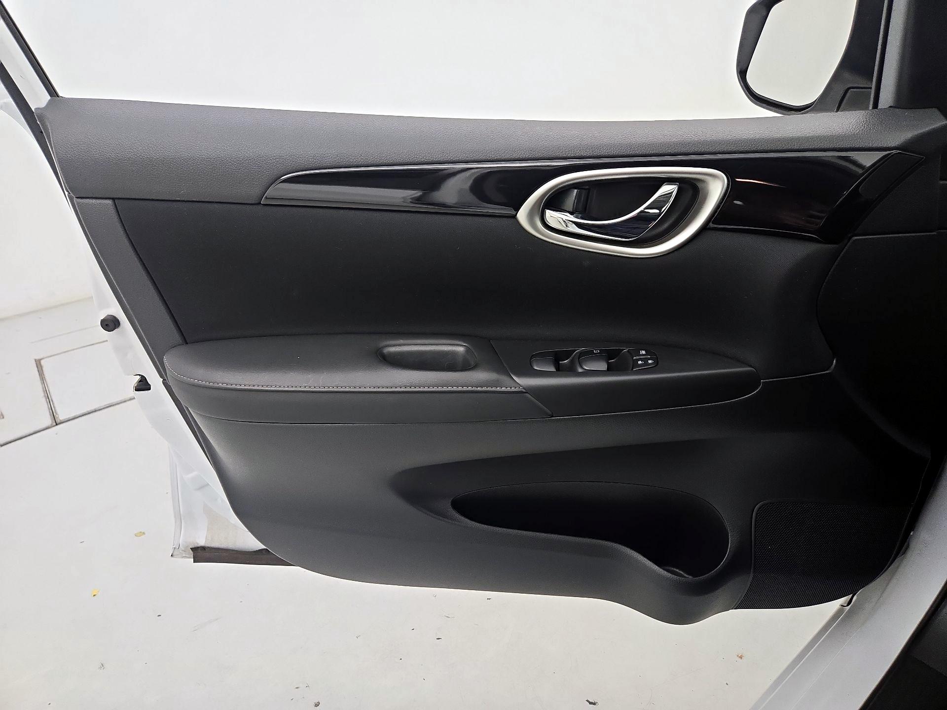 Thumbnail: 2019 Nissan Sentra - 12