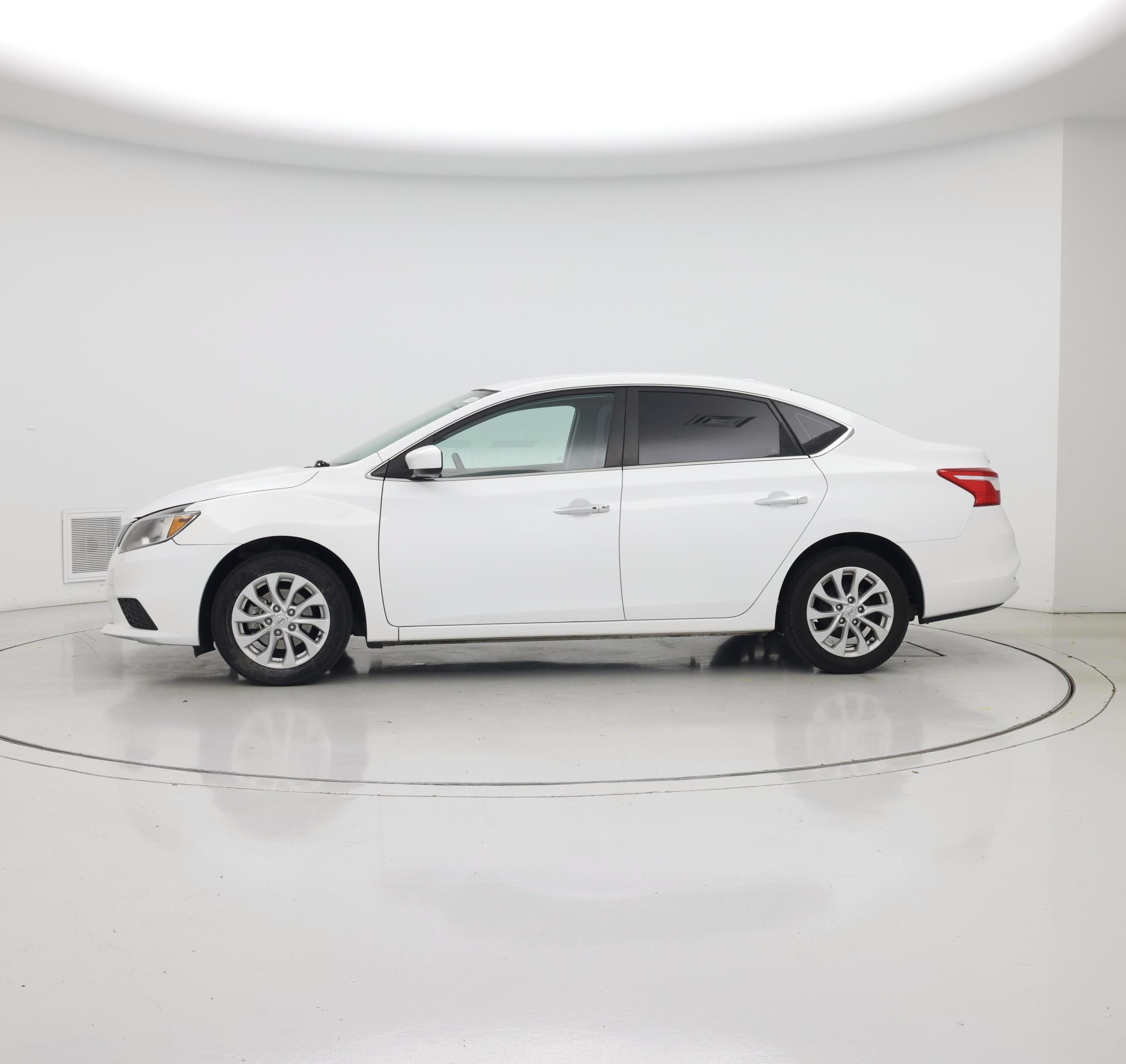 Thumbnail: 2019 Nissan Sentra - 3