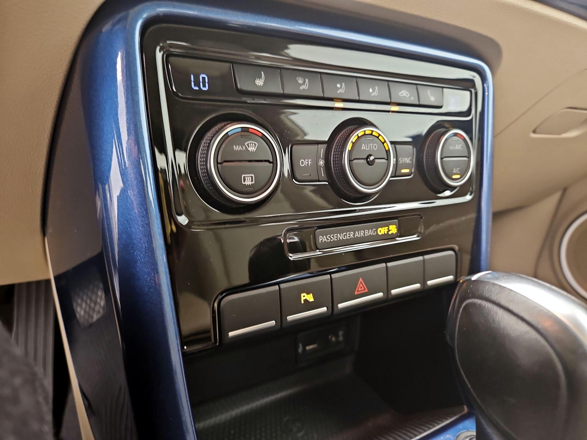 Thumbnail: 2019 Volkswagen Beetle - 17