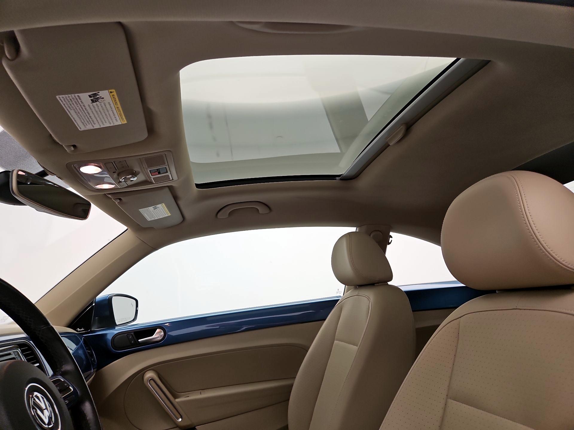 Thumbnail: 2019 Volkswagen Beetle - 20