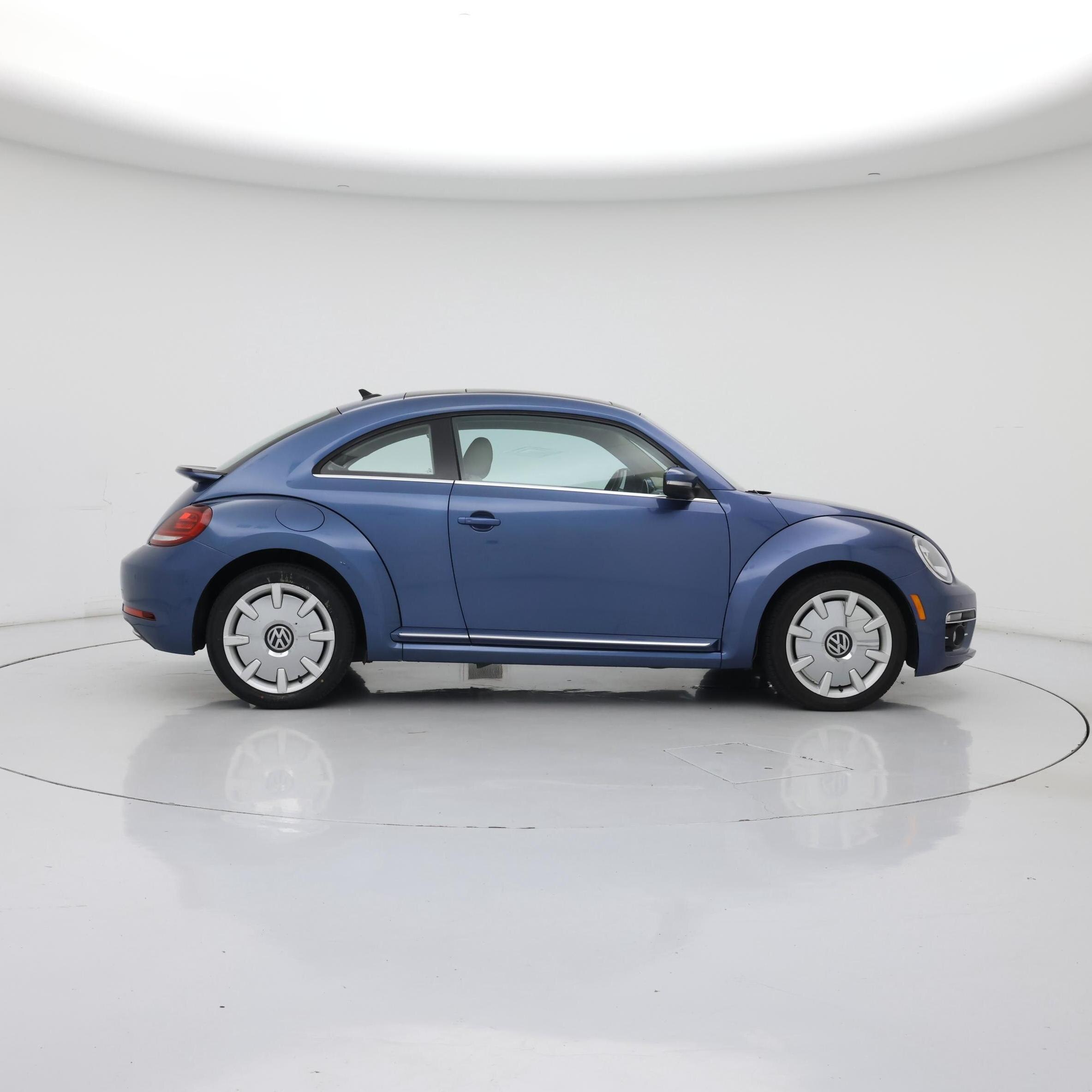 Thumbnail: 2019 Volkswagen Beetle - 7