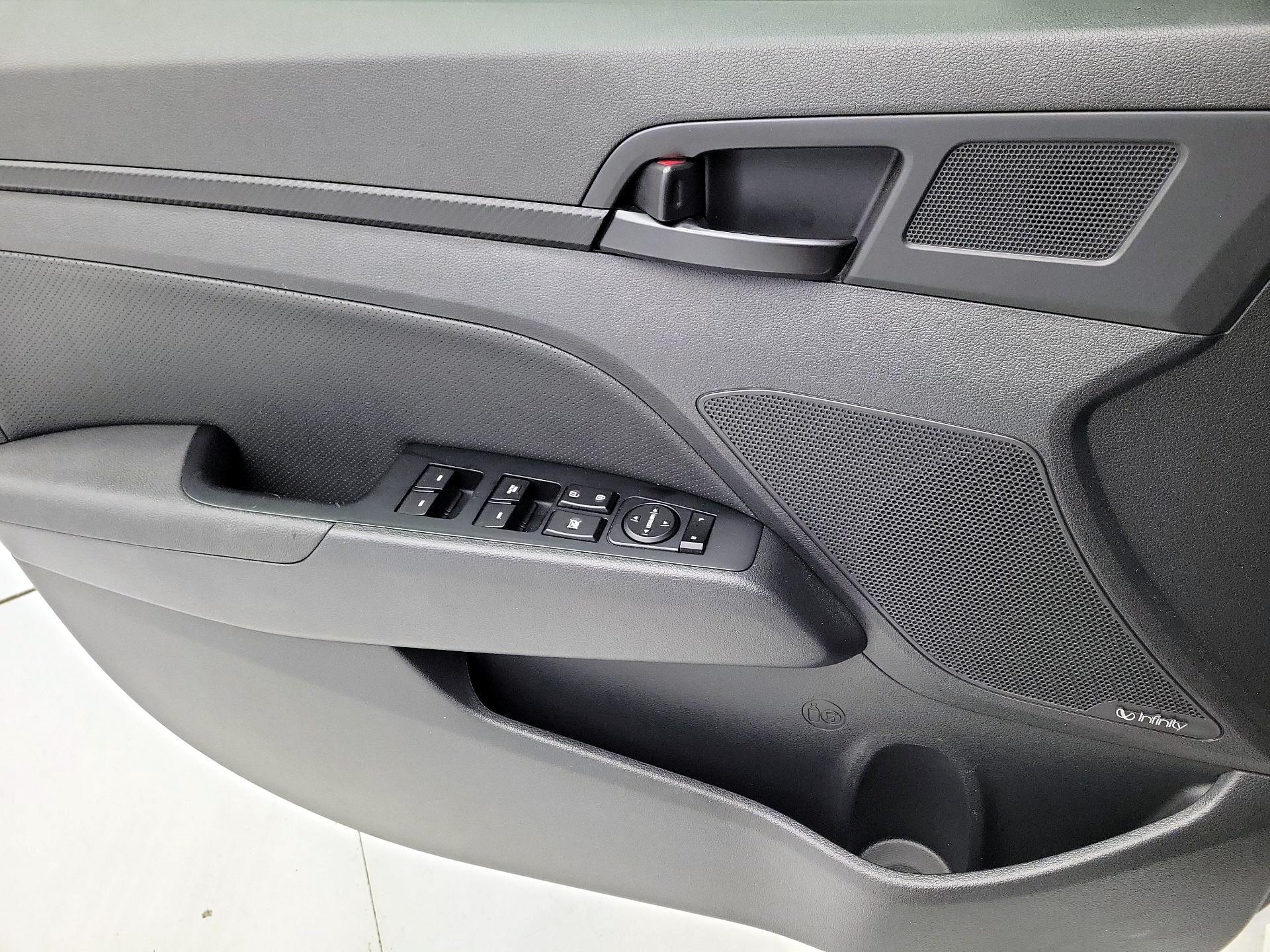 Thumbnail: 2019 Hyundai Elantra - 12