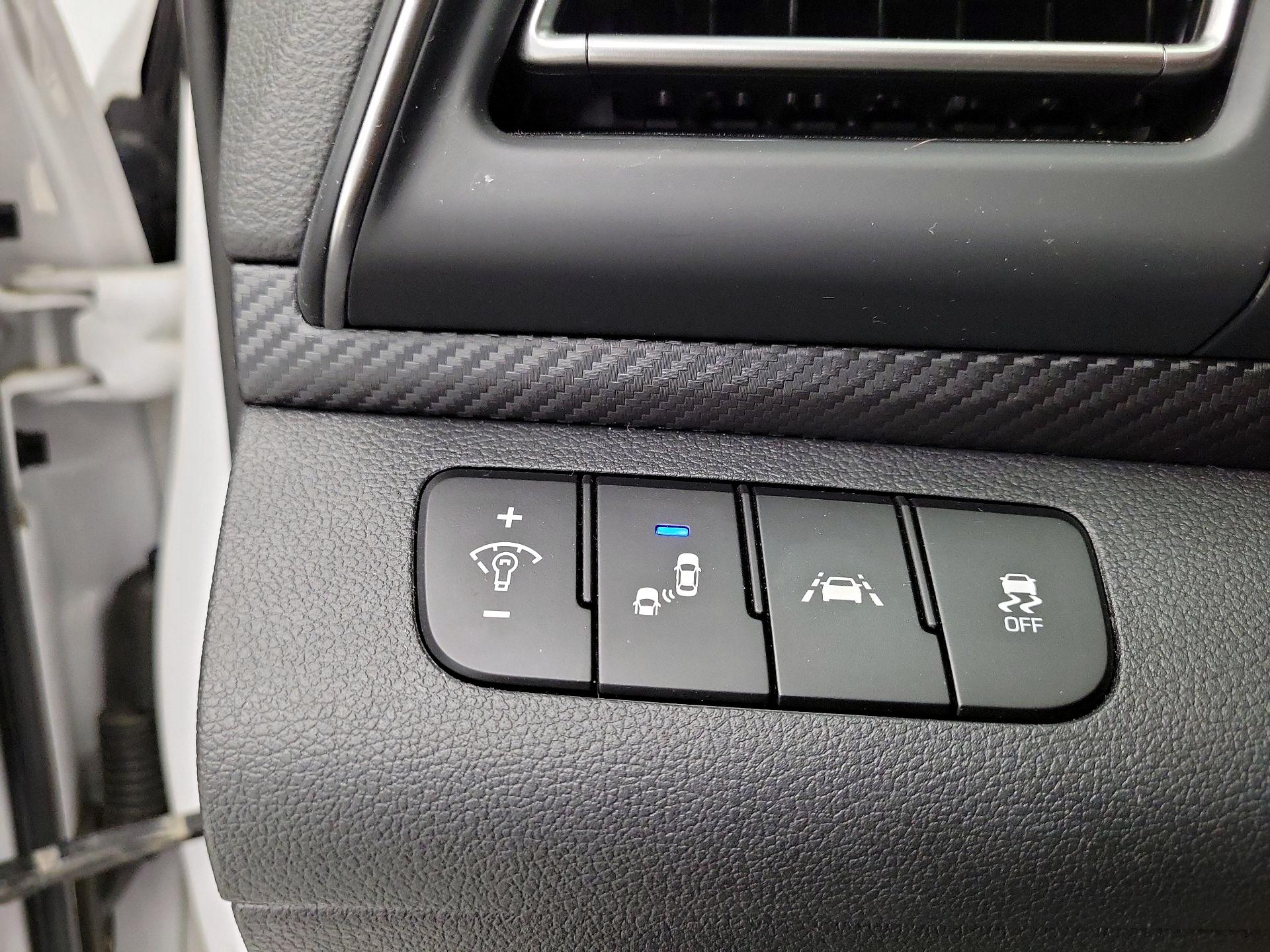 Thumbnail: 2019 Hyundai Elantra - 13