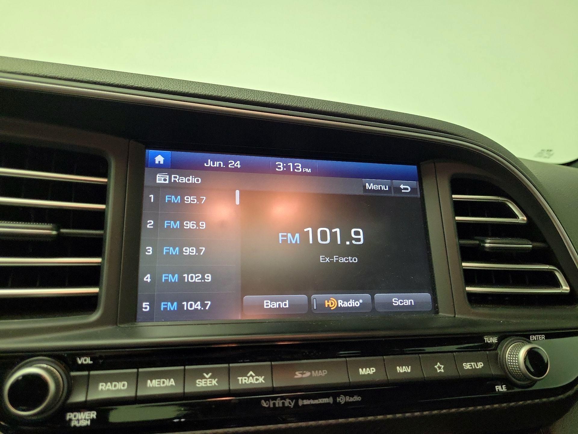 Thumbnail: 2019 Hyundai Elantra - 16