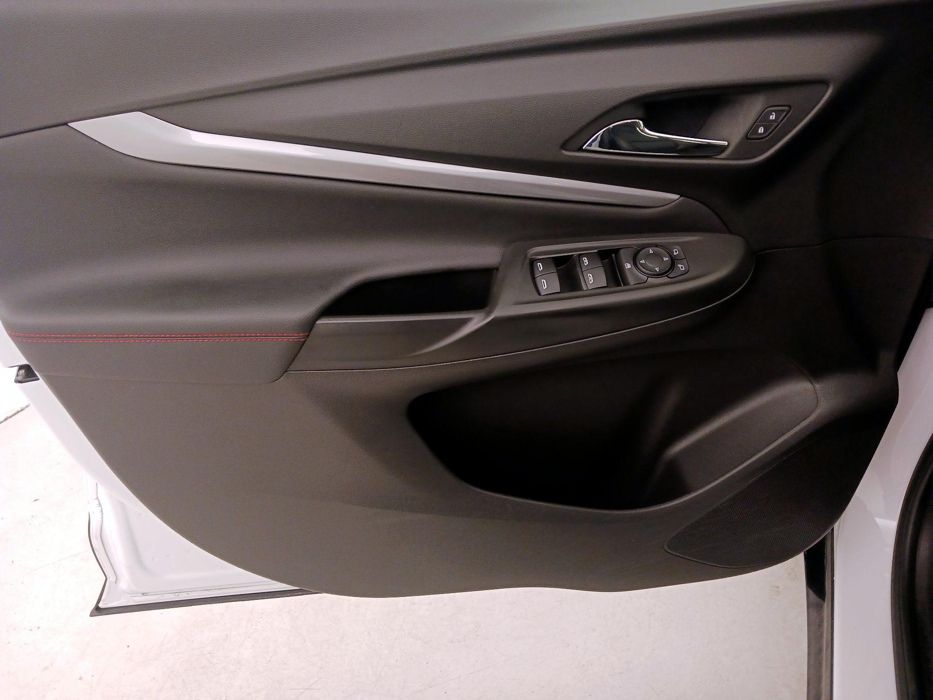 Thumbnail: 2023 Chevrolet Bolt EUV - 12
