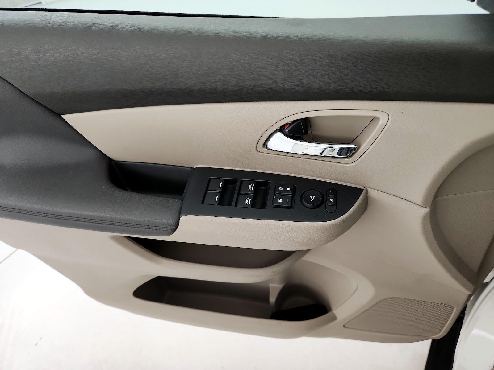 2016 Honda Odyssey EX-L - Photo 13