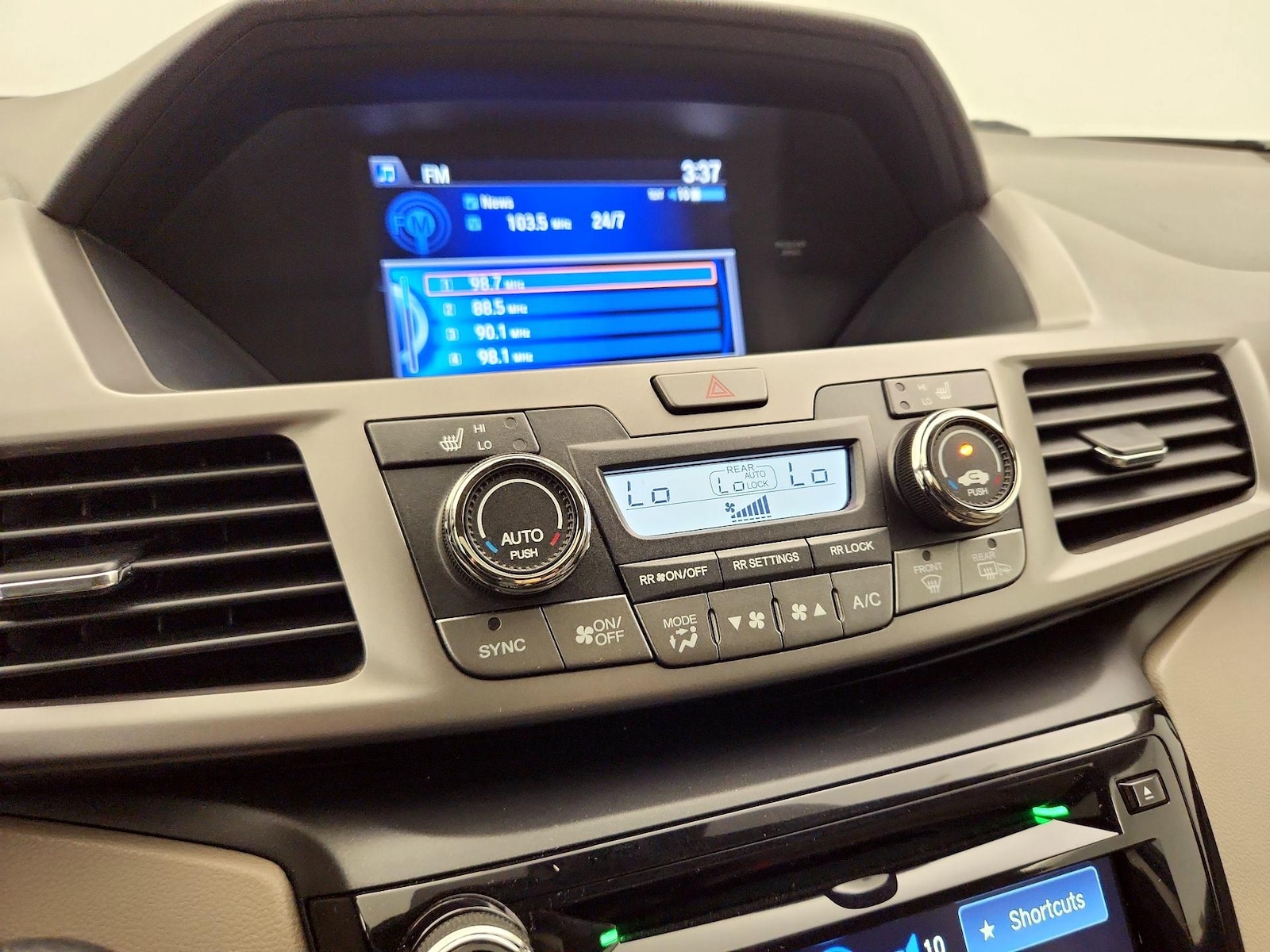 2016 Honda Odyssey EX-L - Photo 17