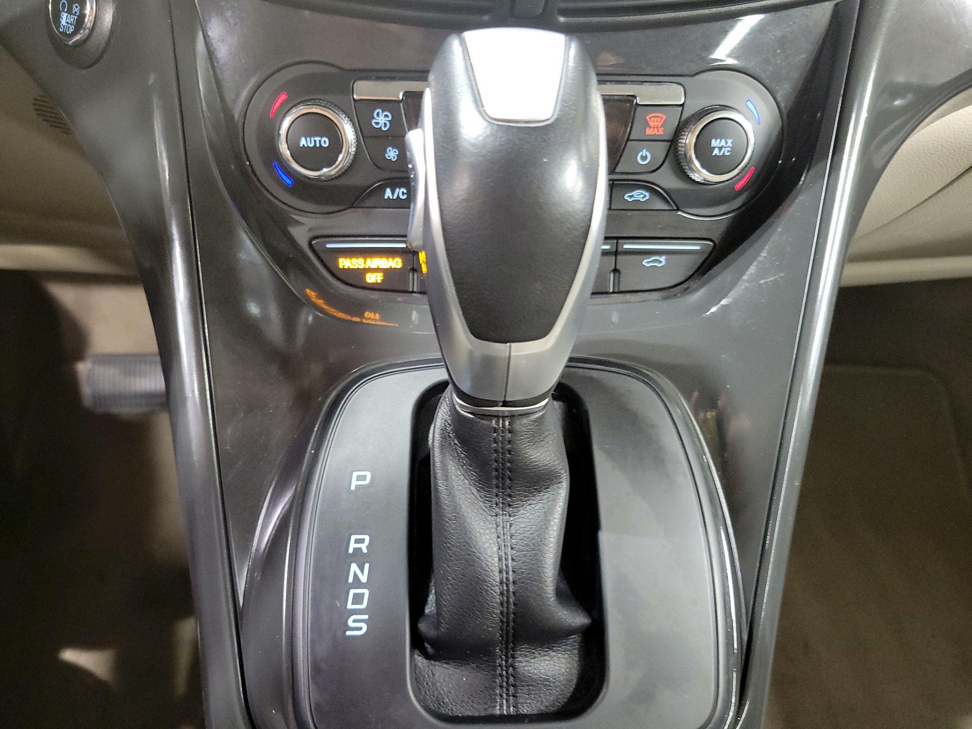 Thumbnail: 2015 Ford Escape - 18