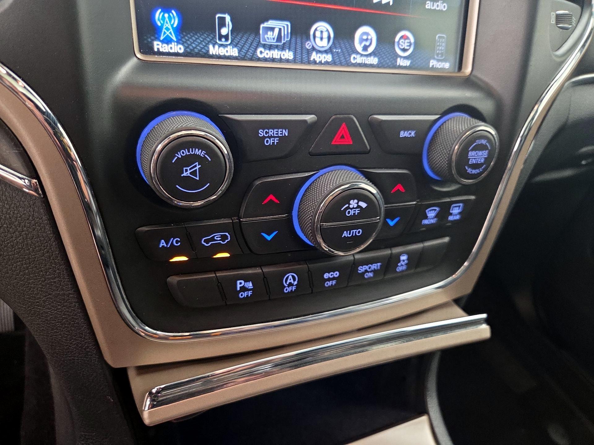 Thumbnail: 2017 Jeep Grand Cherokee - 16