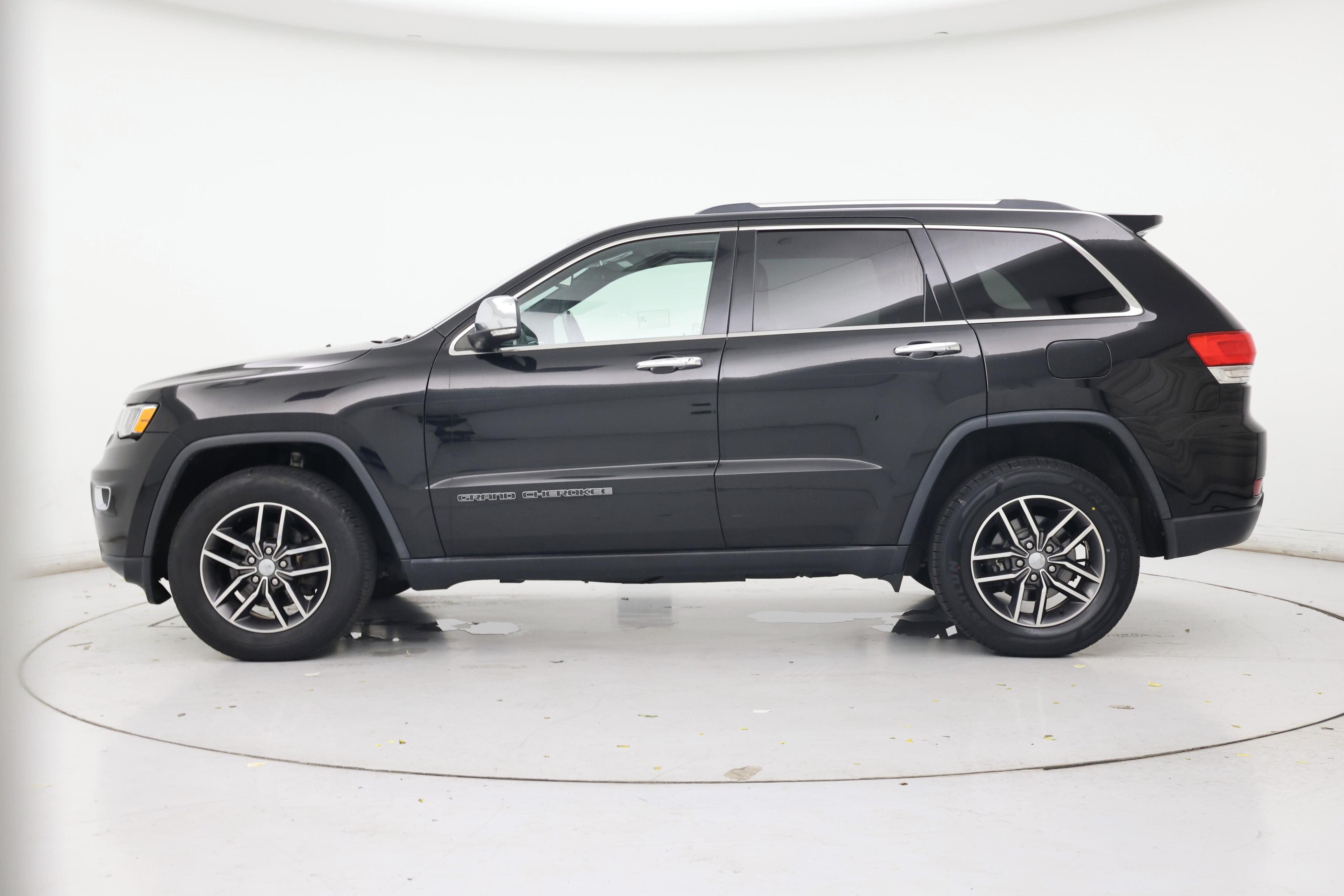 Thumbnail: 2017 Jeep Grand Cherokee - 3