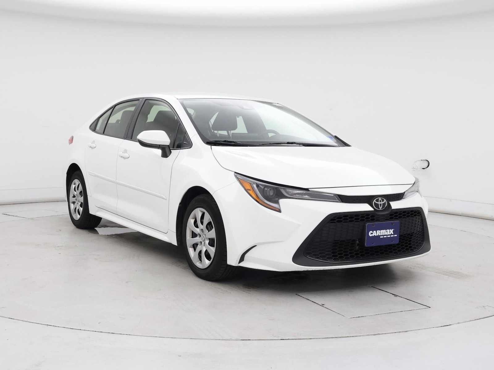 2020 Toyota Corolla LE - Photo 2